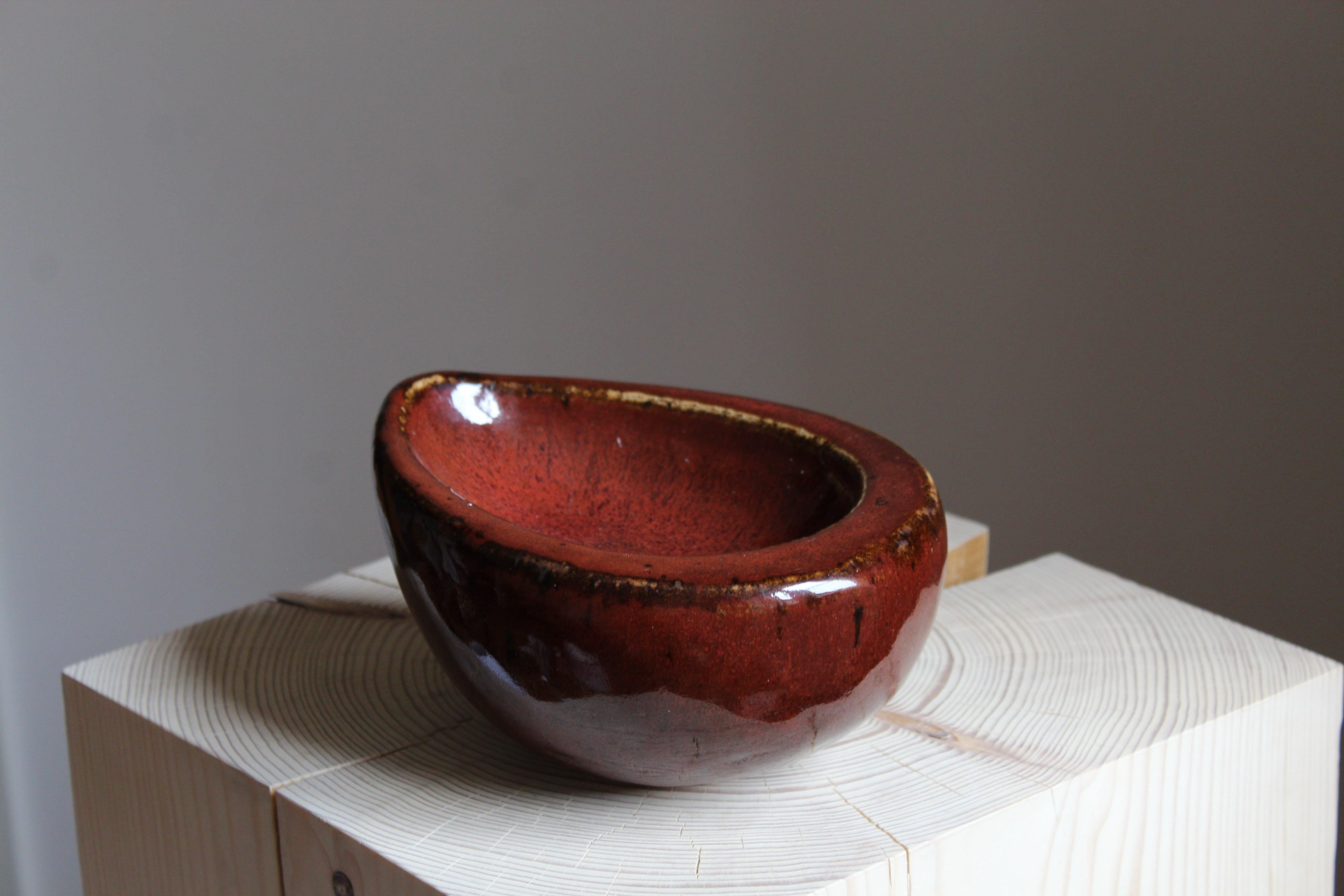 Danish Agnete Jørgensen, Organic Bowl, Oxblood Glazed Stoneware, Bing & Grøndahl, 1960s