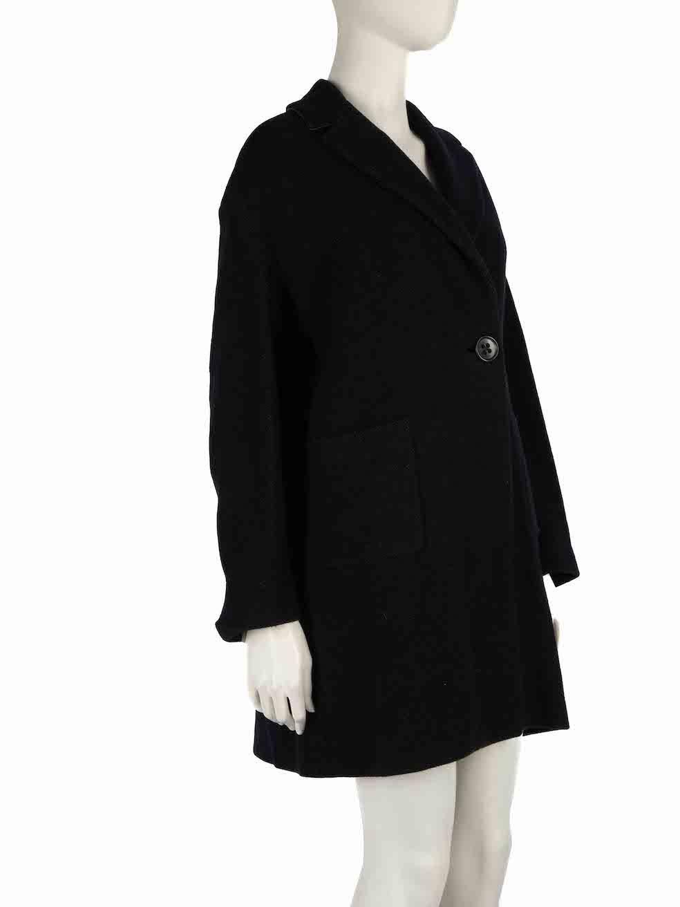 CONDITION is Very good. Minimal wear to coat is evident. Minimal wear to the fabric composition with light pilling seen throughout on this used Agnona designer resale item.
 
 
 
 Details
 
 
 Black
 
 Wool
 
 Coat
 
 Single breasted
 
 Button