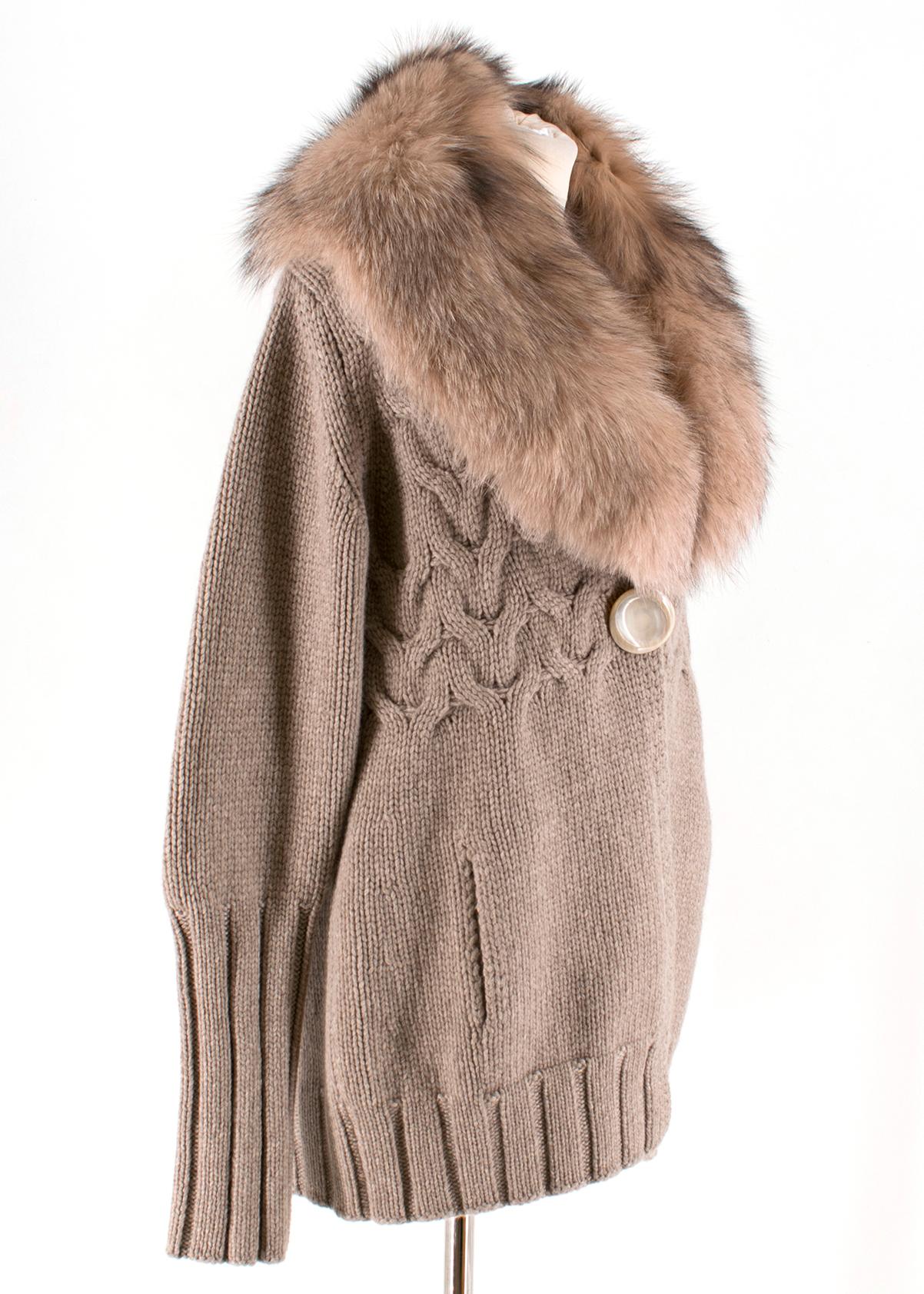 Agnona Brown Fox-Fur Collar Cashmere Knit Jacket

- Brown, heavy-weight, long sleeve cashmere knit jacket
- Removable fox-fur collar
- Centre-front single button fastening
- Slanted pockets 
- Ruching half-way towards the cuffs, and towards the