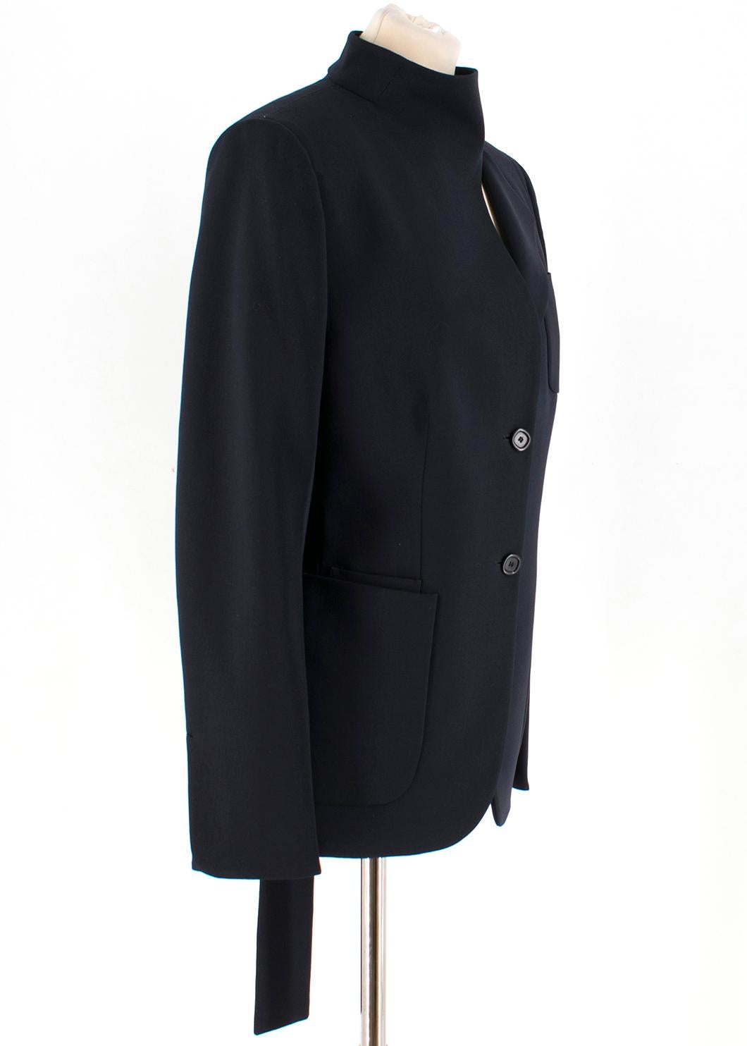 Agnona Navy Wool-blend Blazer

- Navy, mid-weight, wool-blend blazer
- Scarf effect 
- Single-breasted two-buttons fastening
- Breast pocket
- Front ticket pockets
- Two internal pockets
- Padded shoulders
- Slim fit
- 60% wool and 40% viscose.