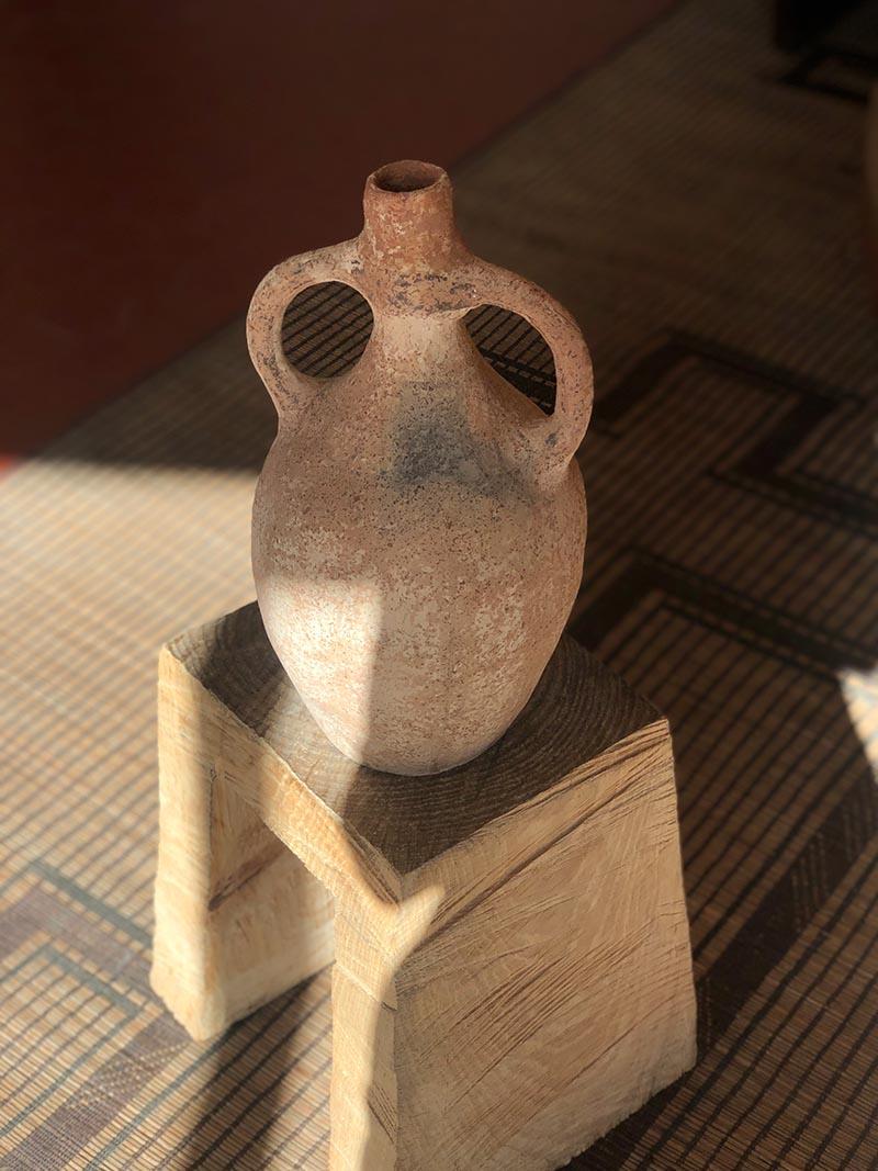 - Handbuilt freckles terracotta jar
- Made of clay collected from the potter's surroundings.
- Made in the Moroccan Rif mountains by the potter Aïcha.

Approximate measurements: 8.7 x 8.7 x 15.7 in // 22 x 22 x 40 cm; weight 6.6 lb // 3 kg