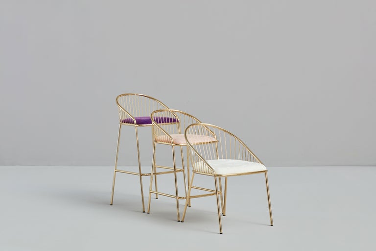 About:
Agora collection, gold bar stool

Agora is a fresh take on wire chairs designed by Pepe Albargues. It exquisitely combines vintage and modern lines offering a light, contemporary and minimal design that mainly brings the attention to its
