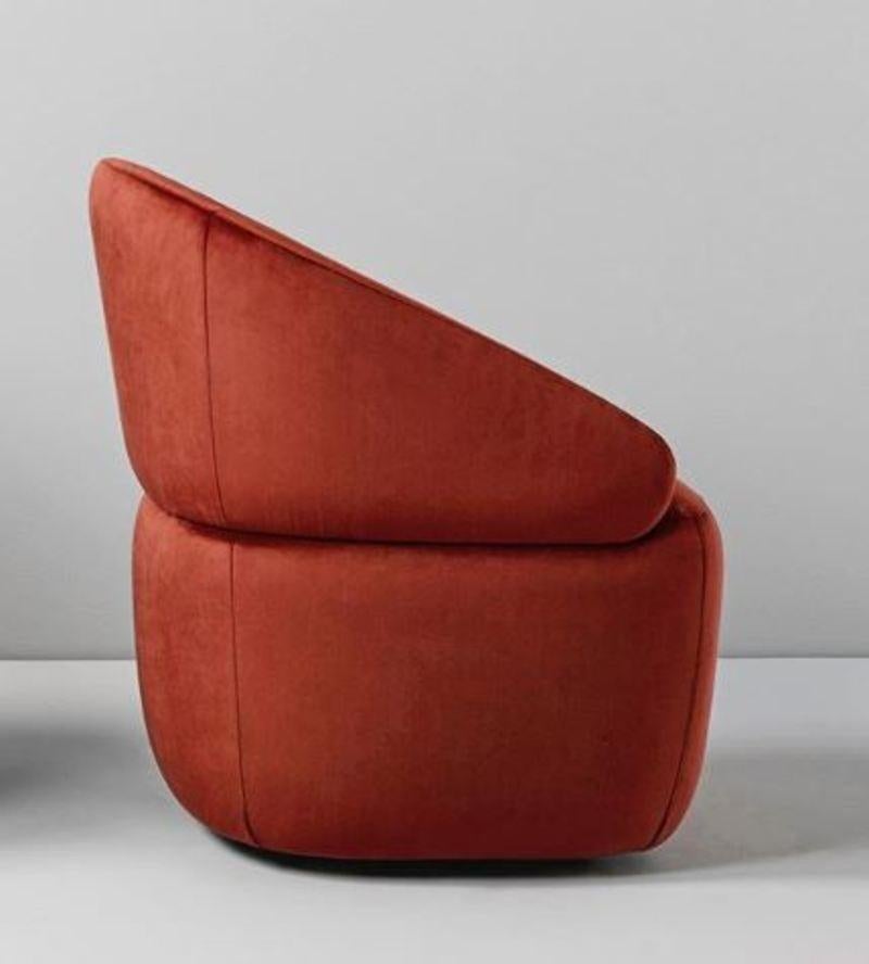 Agora petit chair by Pepe Albargues 
Dimensions: 75 x 70 x 65 cm
Available in different colors

Inspired by the volumes of the upholstered furniture from the 1970s, Agora Petit is a revision of the forms of a decade that is now back and very
