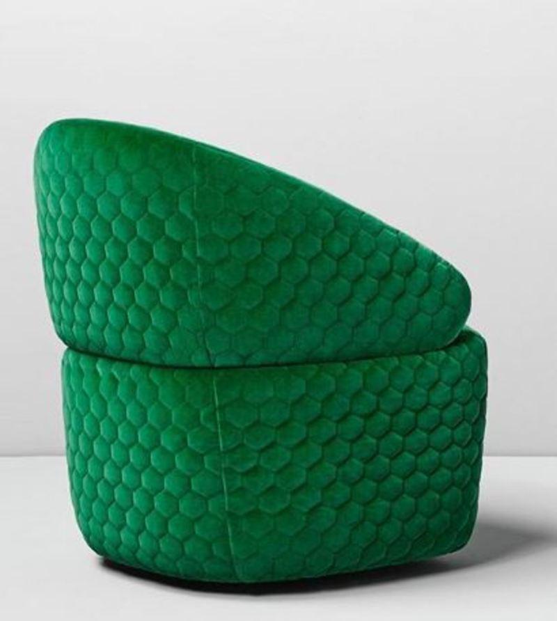Agora petit chair by Pepe Albargues
Dimensions: 75 x 70 x 65 cm
Available in different colors

Inspired by the volumes of the upholstered furniture from the 1970s, Agora Petit is a revision of the forms of a decade that is now back and very