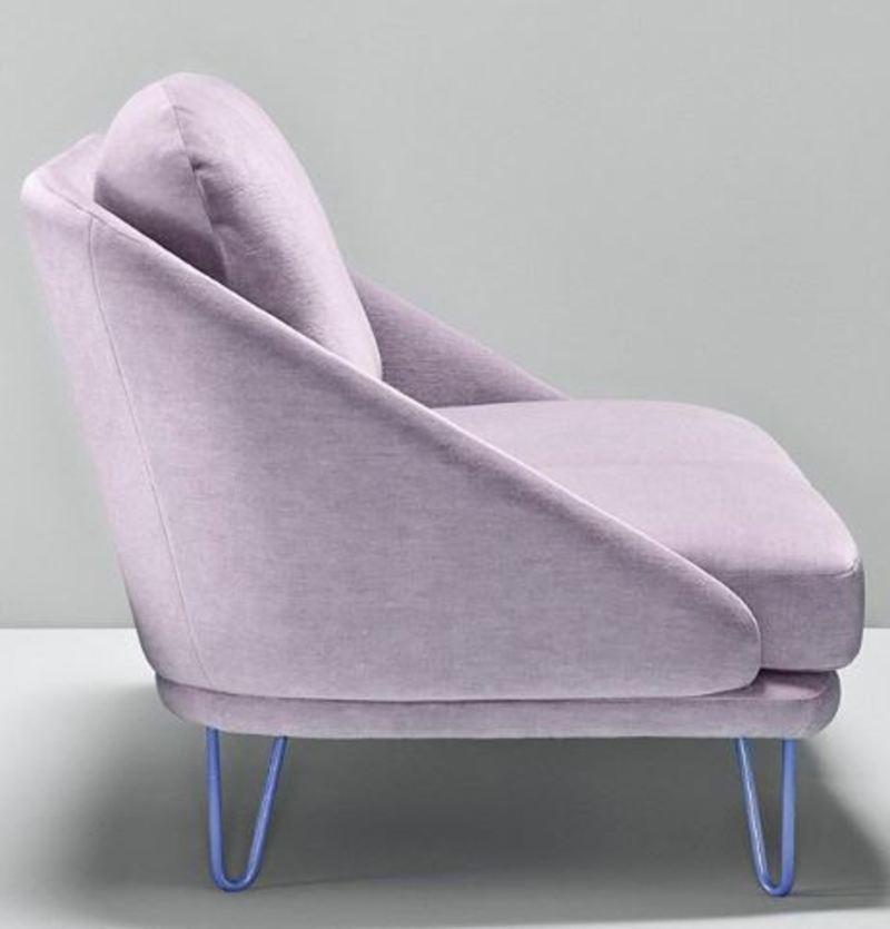 Agora pink sofa by Pepe Albargues
Dimensions: Height 94 cm, depth 98 cm, width 198 cm.
Materials: Iron and beech wood structure. Seat cushions stuffed with polyurethane covered with polyester fibre. Backrest cushions stuffed with 50% goose