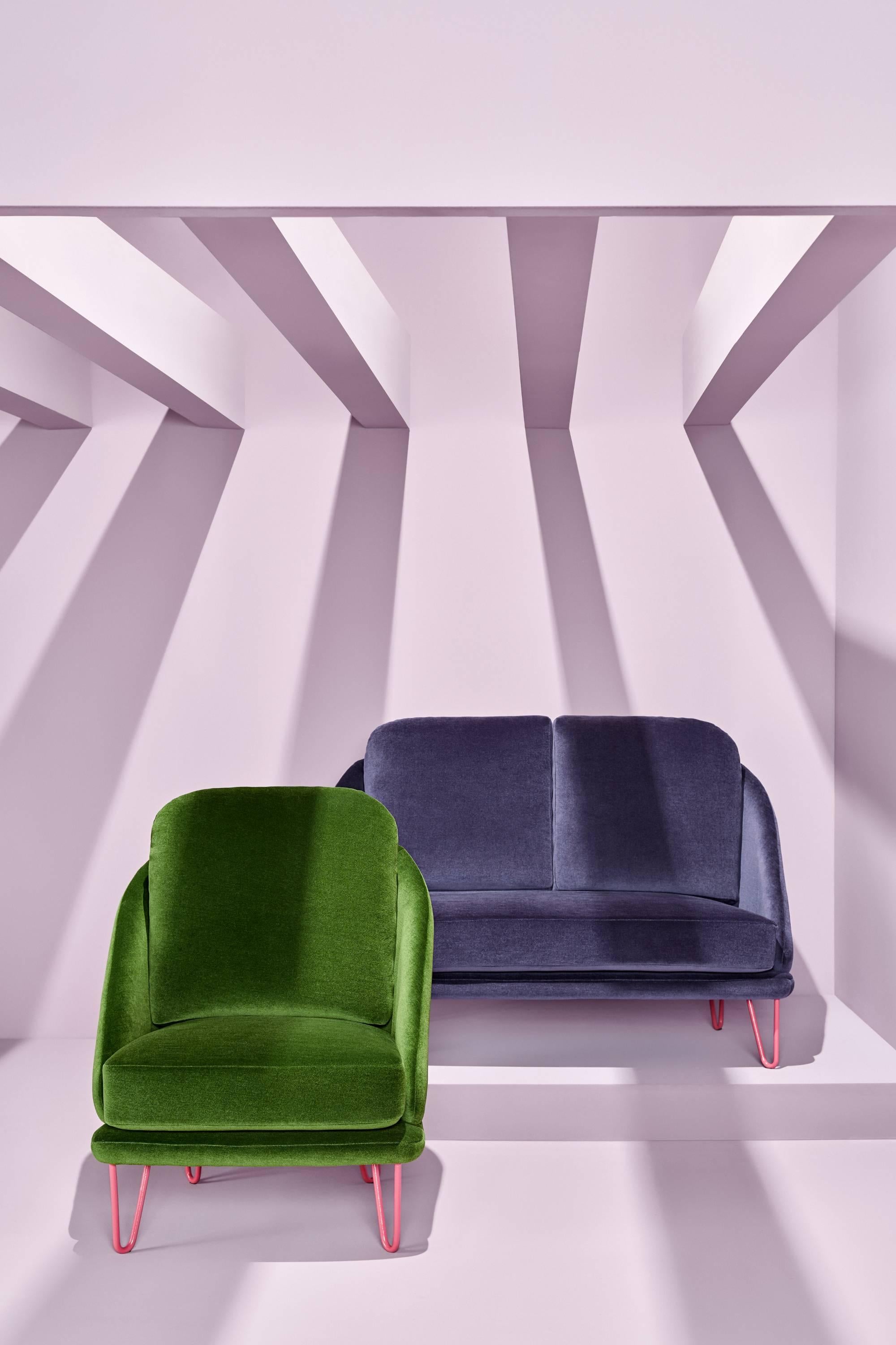 Agora purple sofa by Pepe Albargues.
Dimensions: H 94 x D 98 x W x 138 cm
Materials: Iron and beech wood structure. Seat cushions stuffed with polyurethane covered with polyester fibre. Backrest cushions stuffed with 50% goose feathers and 50%