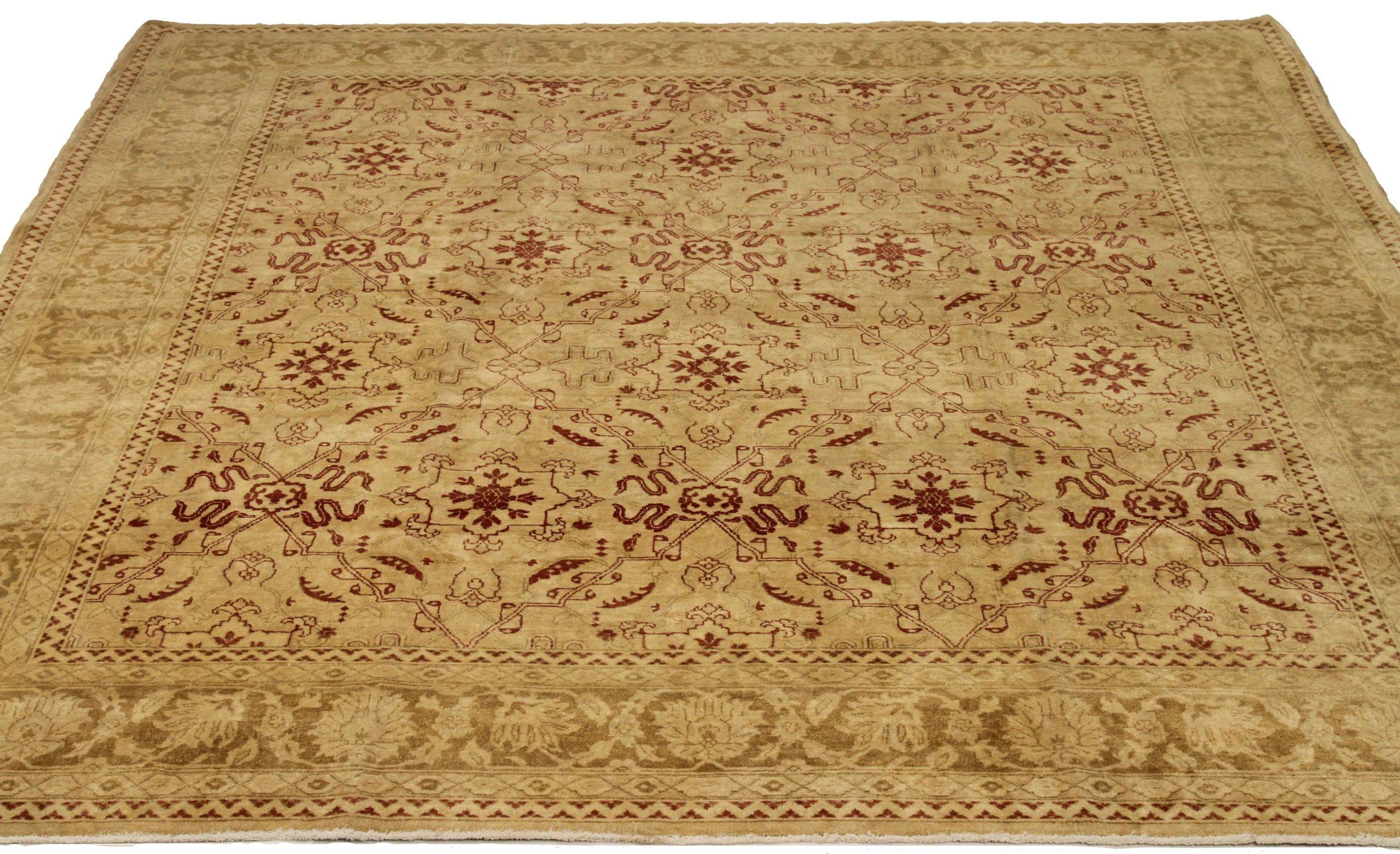 Scopri l'eleganza di questo tappeto Agra, unico nel suo genere e caratterizzato da tappeti CIRCA 1990. Progettato con una meticolosa attenzione ai dettagli, questo design esclusivo è perfetto per valorizzare il tuo spazio.