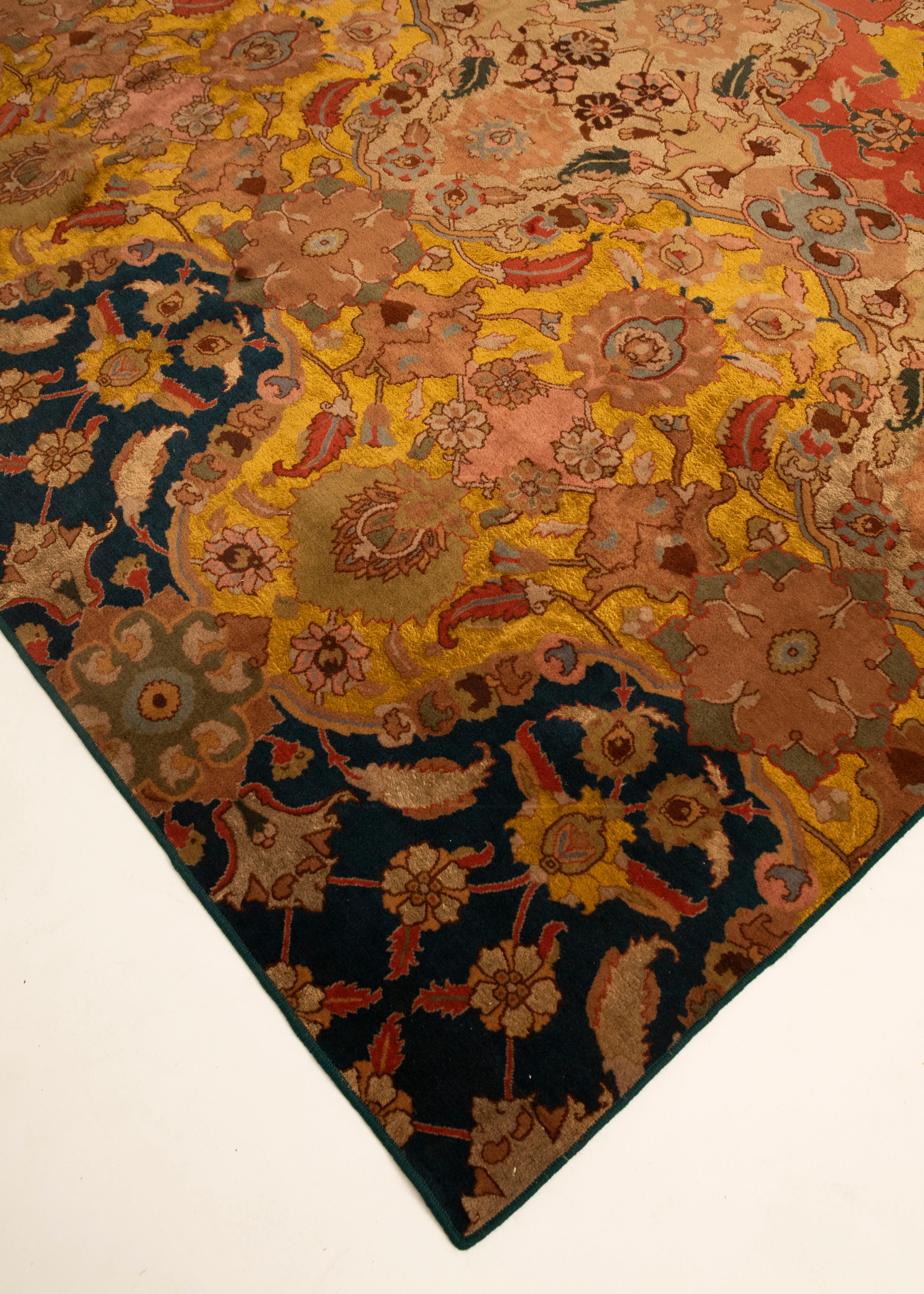 Agra Carpet in Wool and Silk 5