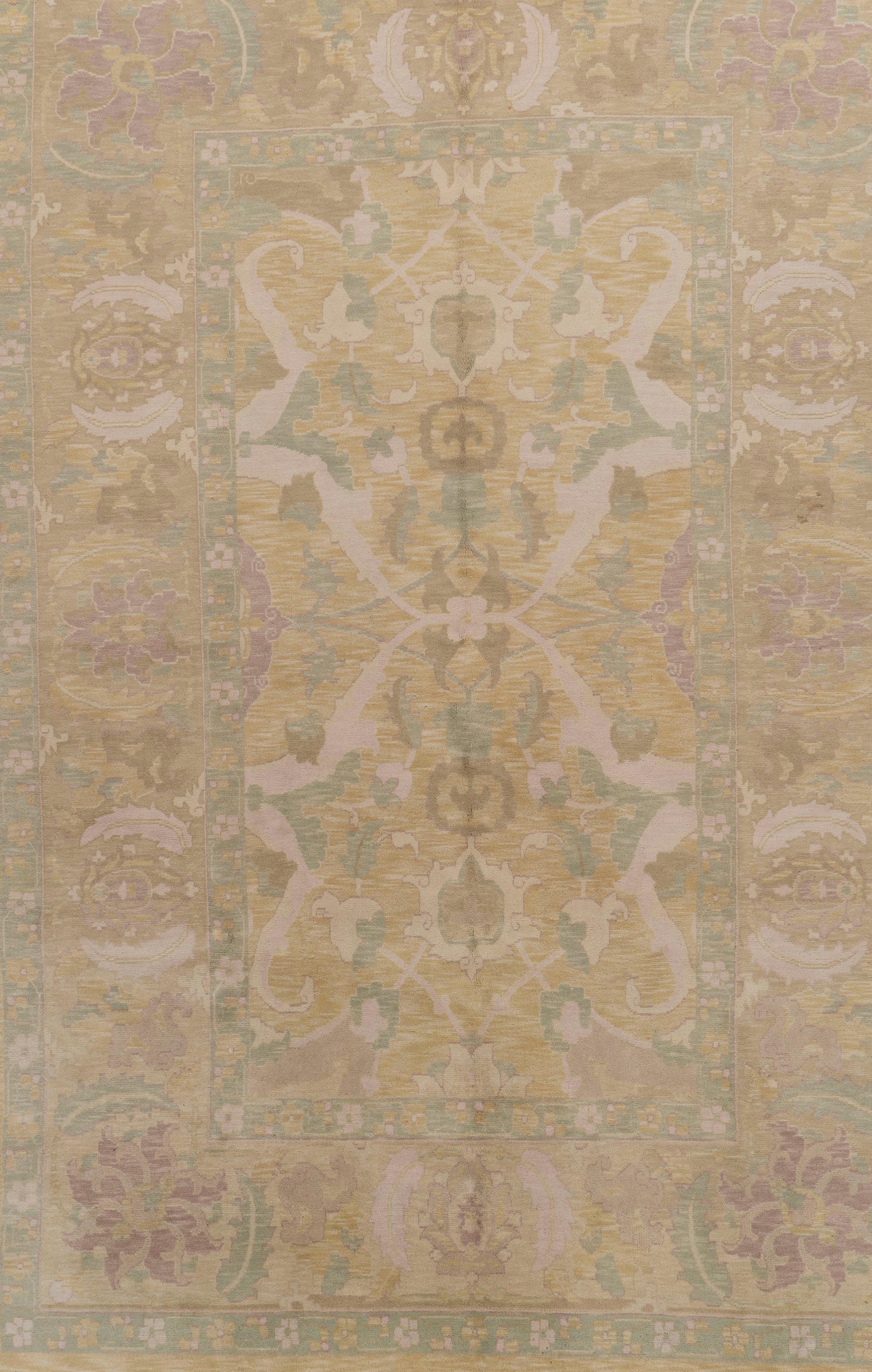 Agra Design Rug 6'4 x 9'9 In Good Condition For Sale In New York, NY