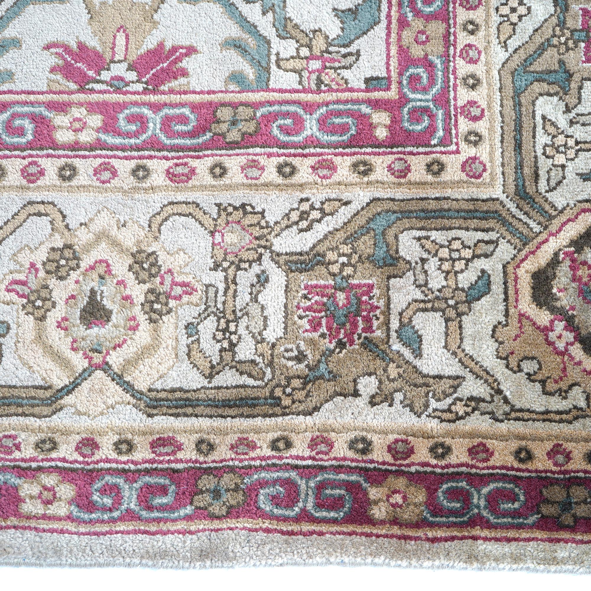 Agra Floral Oriental Wool Carpet 20th C 3