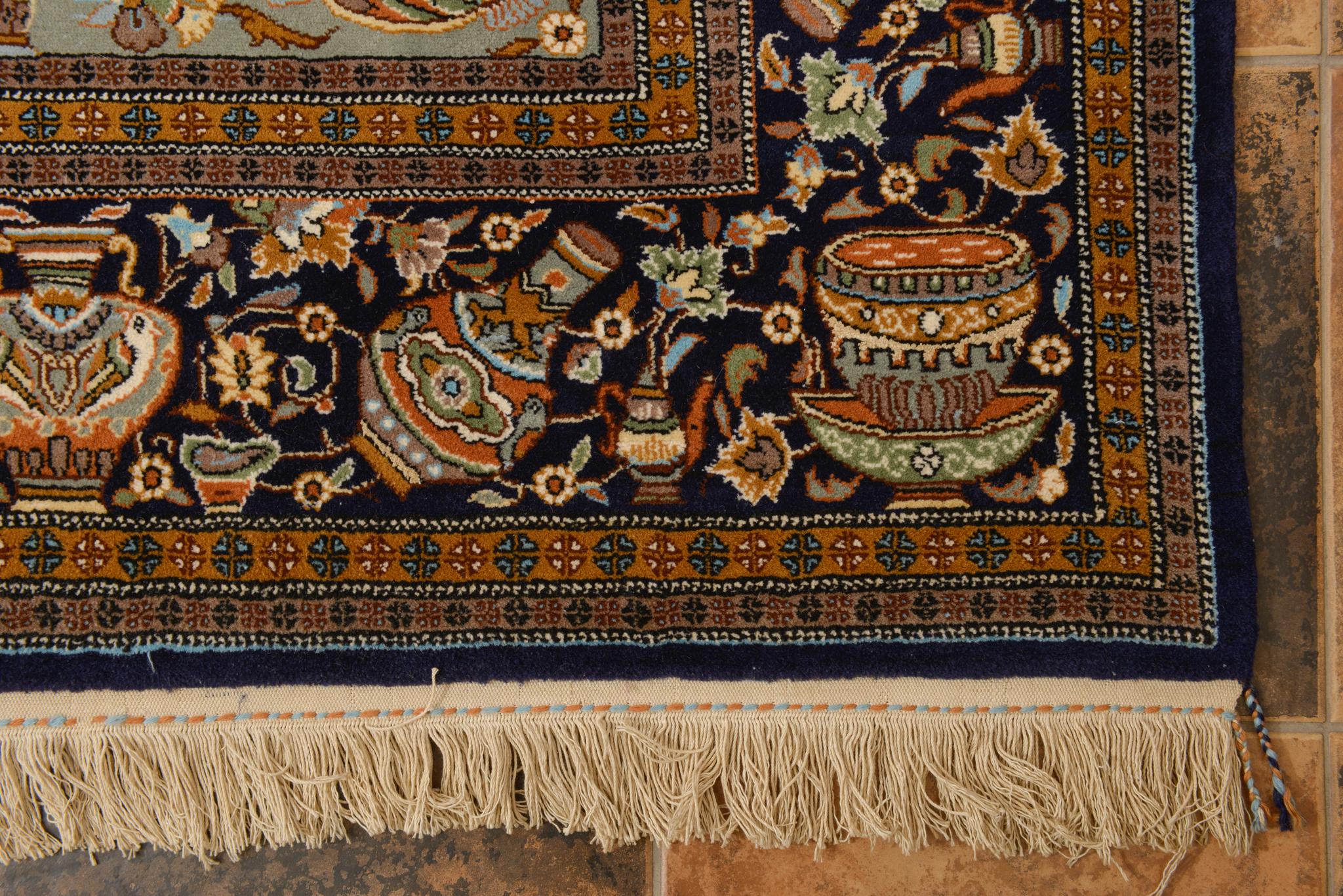 AGRA Teppich aus Seidenmischung in einer seltenen grau-blauen Farbe im Angebot 2