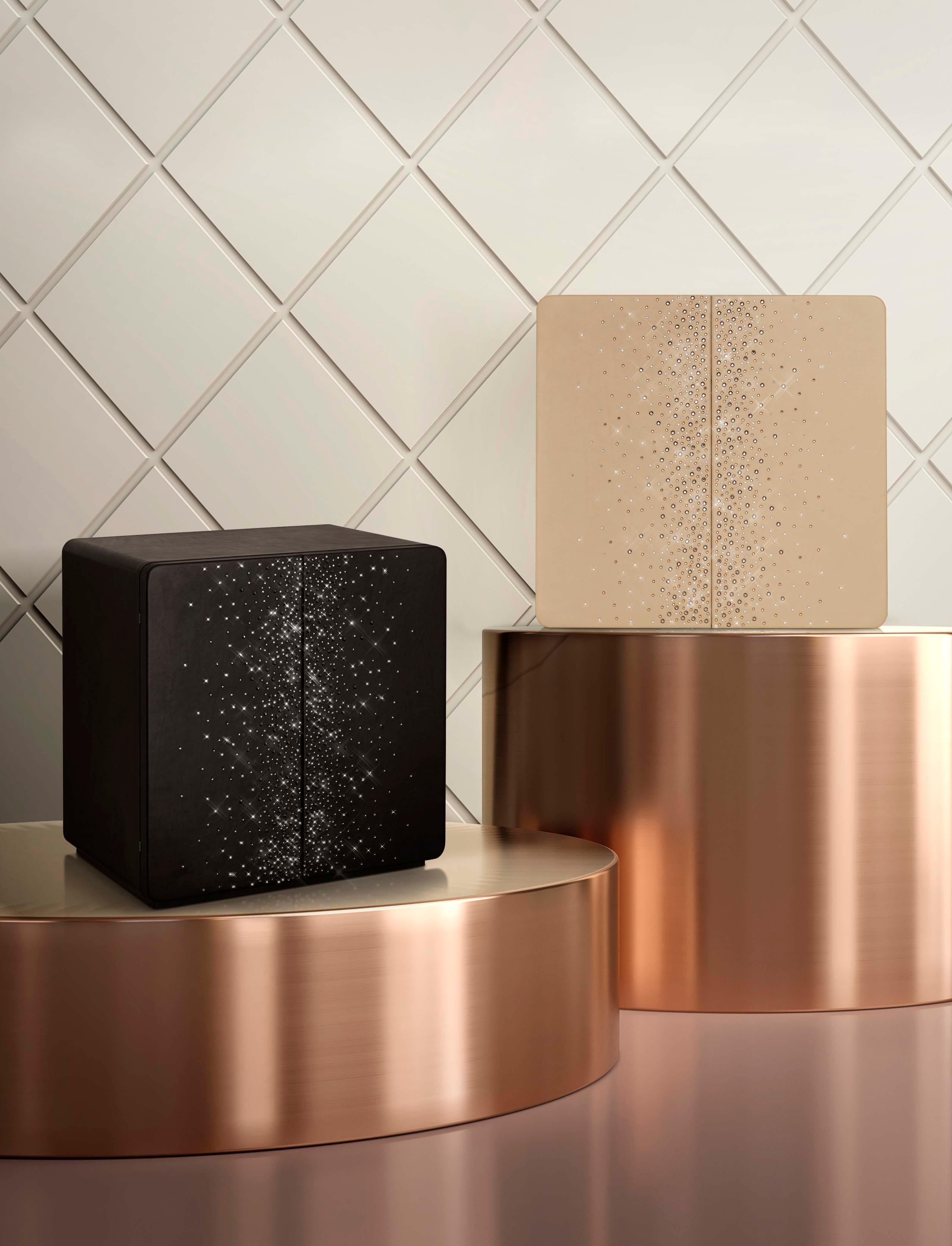 XXIe siècle et contemporain Coffre à bijoux blindé contemporain crème avec cristaux Swarovski en vente