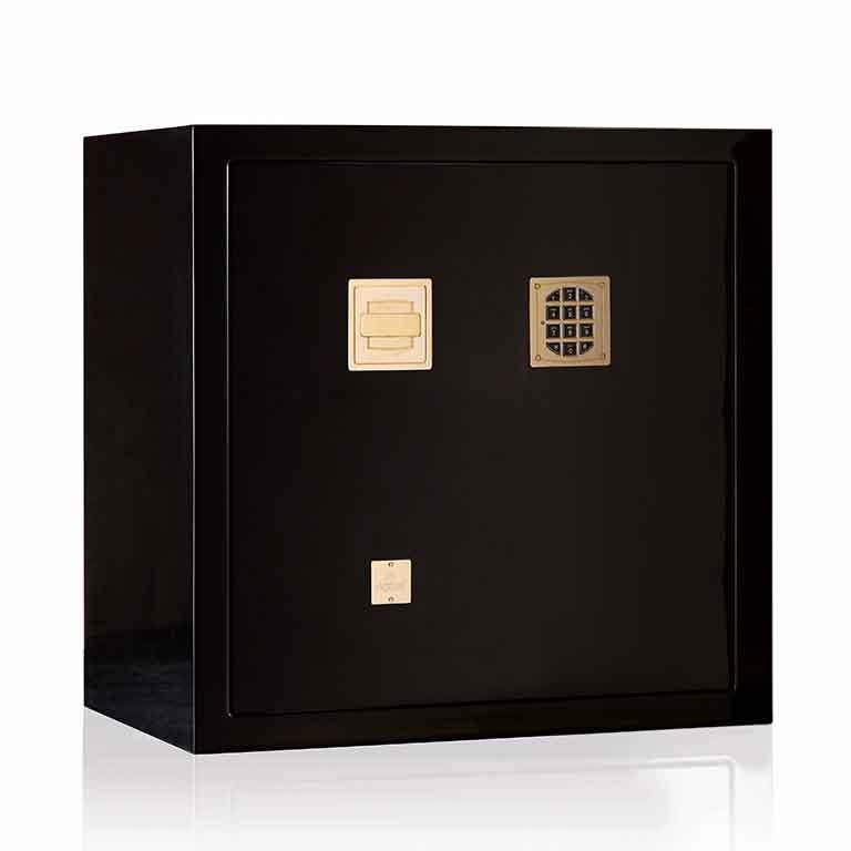 Metal top chest with GRADE 2 safe. Shiny black steel. Contents 6 drawers lined to store all sorts of jewels and necklace bar. Brass plated 24-karat gold accessories.

Unique features of this certified product:
- High level Steel with several