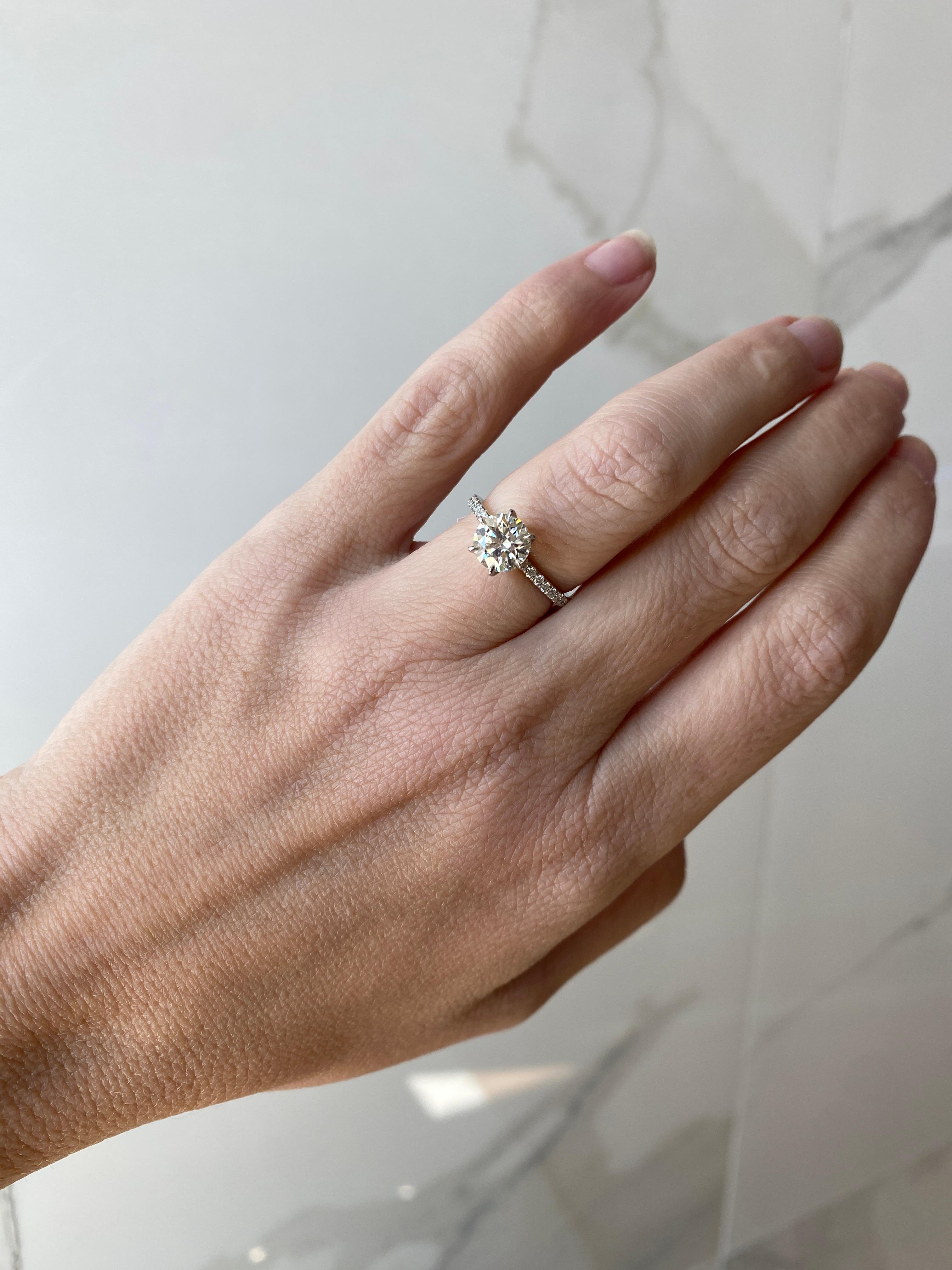 Anillo de compromiso de diamante natural brillante redondo certificado AGS de 1,42 quilates en venta 5