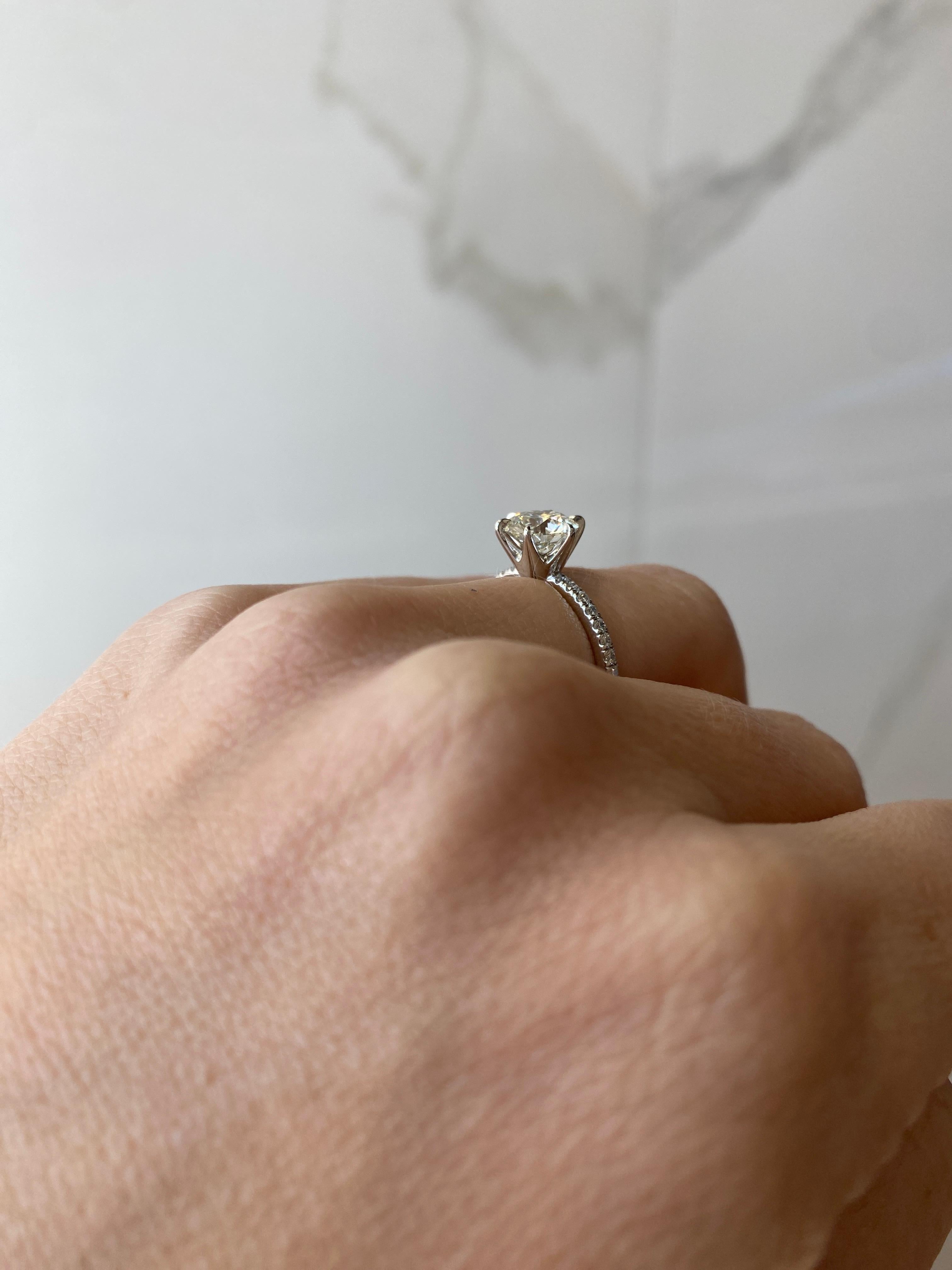 Anillo de compromiso de diamante natural brillante redondo certificado AGS de 1,42 quilates en venta 2