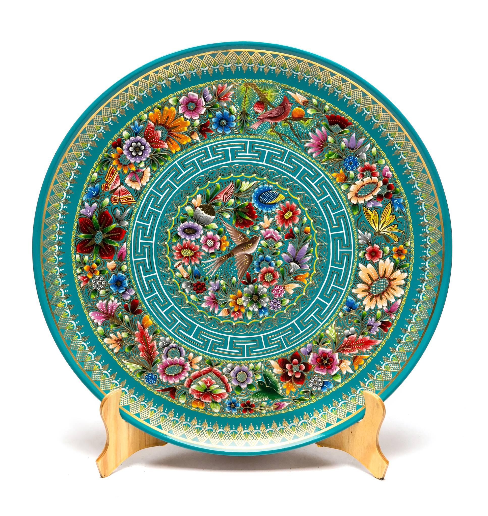 FREE SHIPPING TO WORLDWIDE!

Artisan: Agustin Jorge Martinez Ramirez 
IAM 1st. Place Category “Gold Bathed Laca”
INSTITUTO DEL ARTESANO MICHOACANO XLVII State Edition Award "Noche de Muertos de Patzcuaro"
Fine wood plate, gold-platted with resin