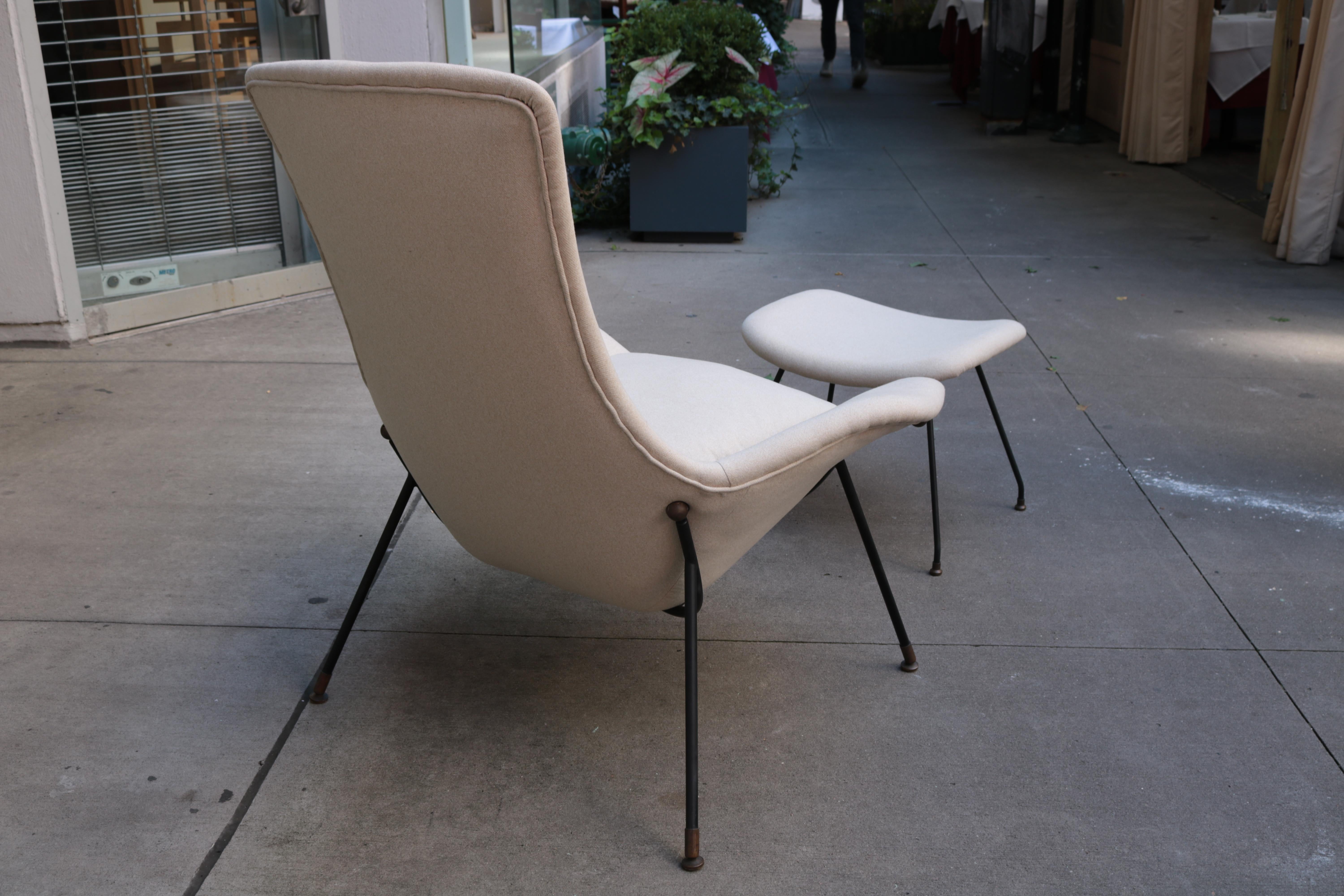 Mid-20th Century Agusto Bozzi for Saporiti Modernist Lounge Chair with Ottoman For Sale