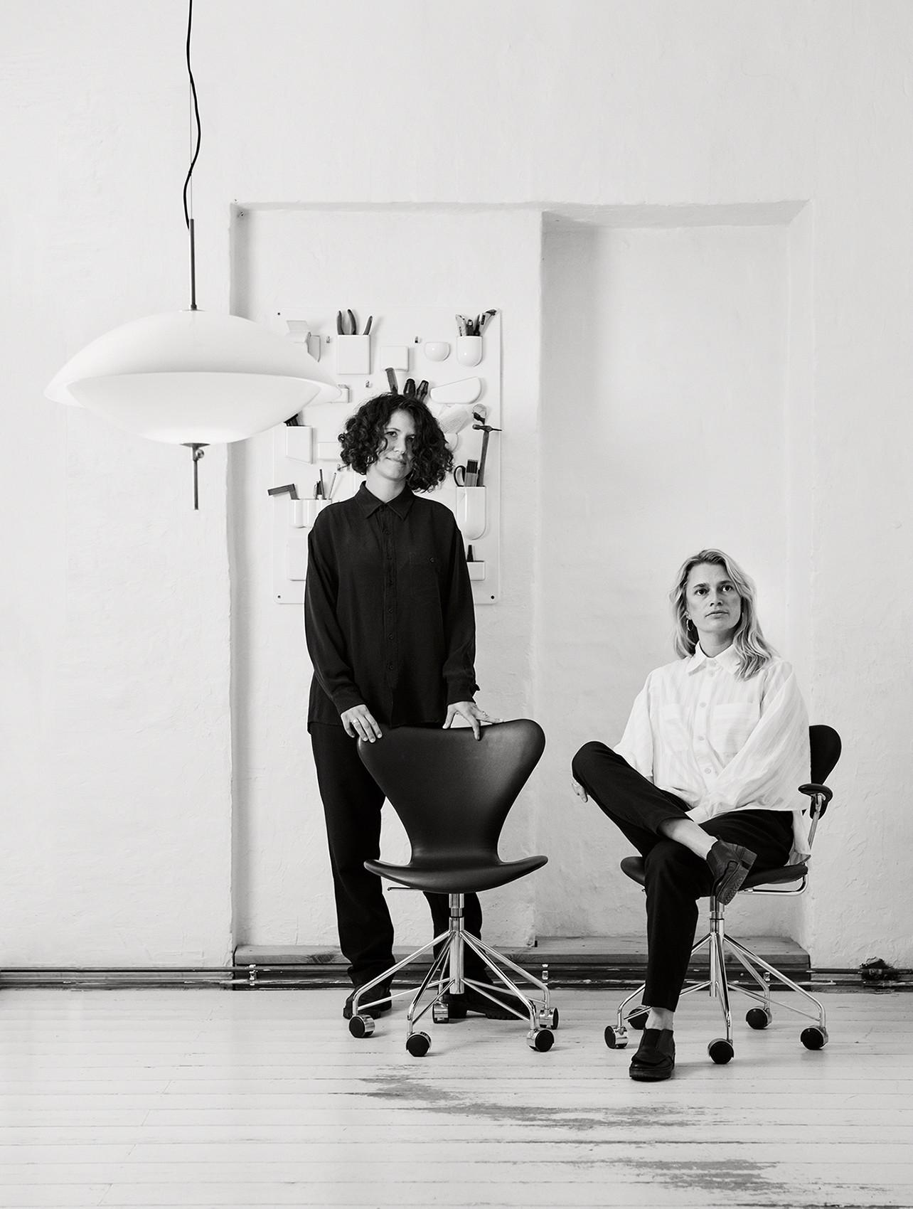 Ciondolo 'Clam' di Ahm e Lund in vetro opalino soffiato a bocca per Fritz Hansen in vendita 13