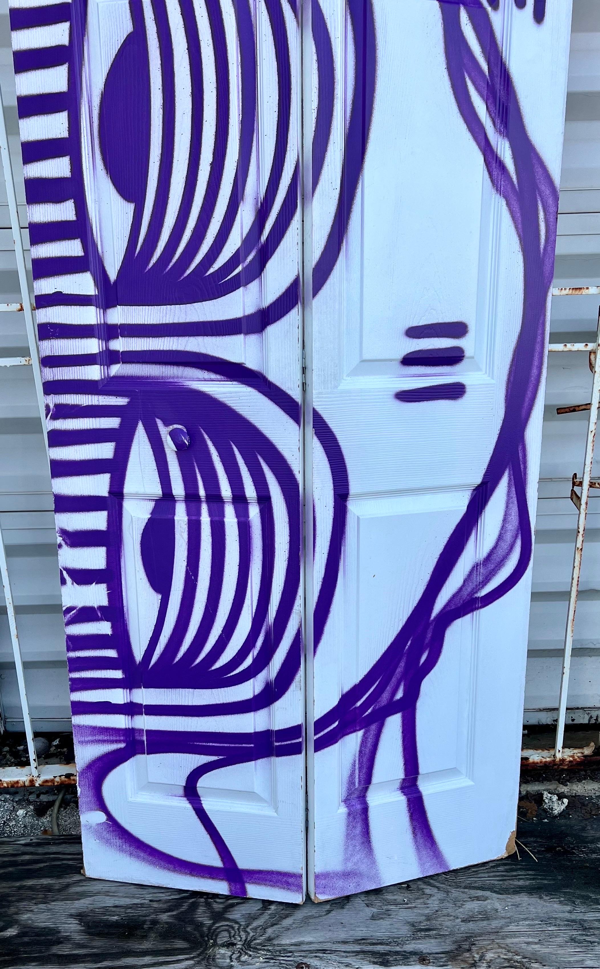 Leyenda del graffiti de Miami Ahol Sniffs Glue Gran pintura en aerosol sobre puertas Escultura en venta 13