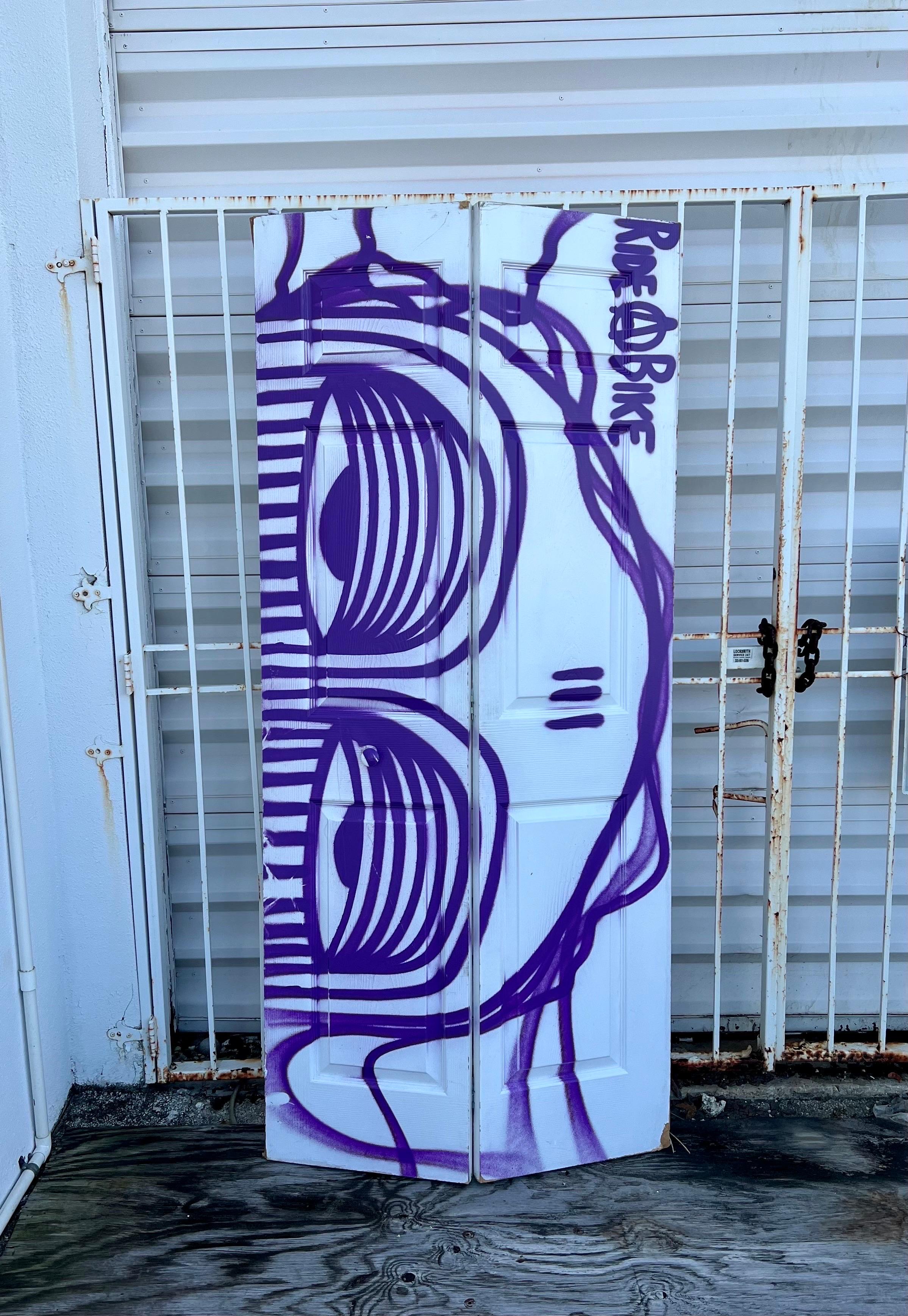 Leyenda del graffiti de Miami Ahol Sniffs Glue Gran pintura en aerosol sobre puertas Escultura en venta 15