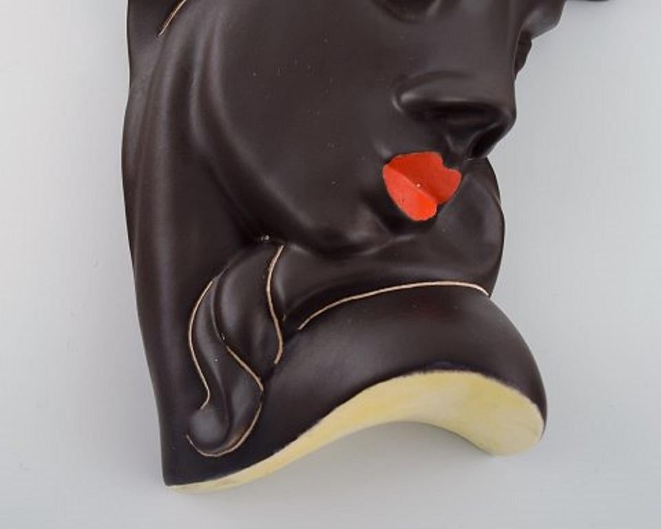 Ahr Keramik, Germany, Art Deco Female Face in Hand Painted Glazed Ceramics In Good Condition For Sale In Copenhagen, DK