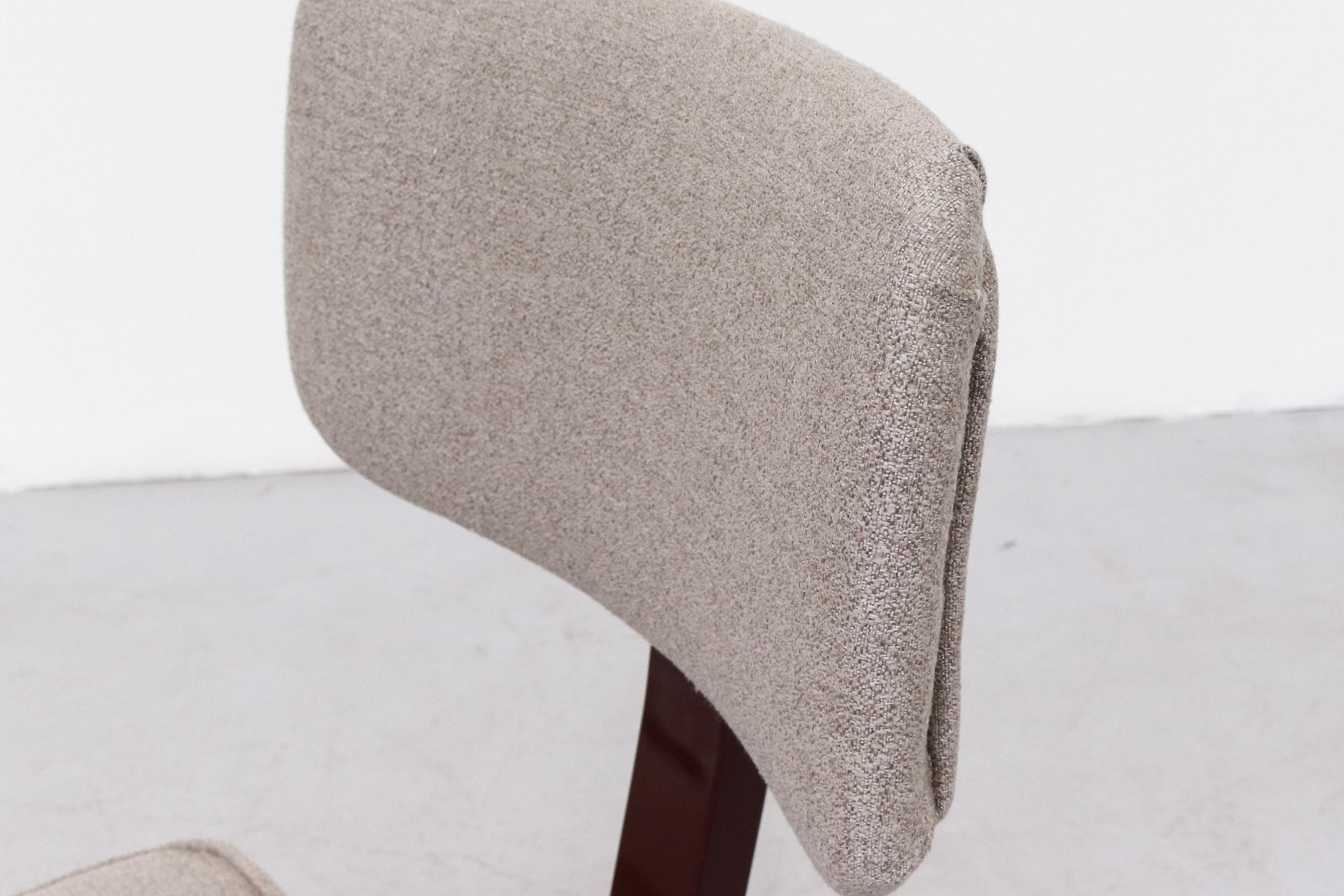 Tissu d'ameublement Chaise de bureau industrielle à roulettes Ahrend De Cirkel en prune avec tapisserie grise en vente