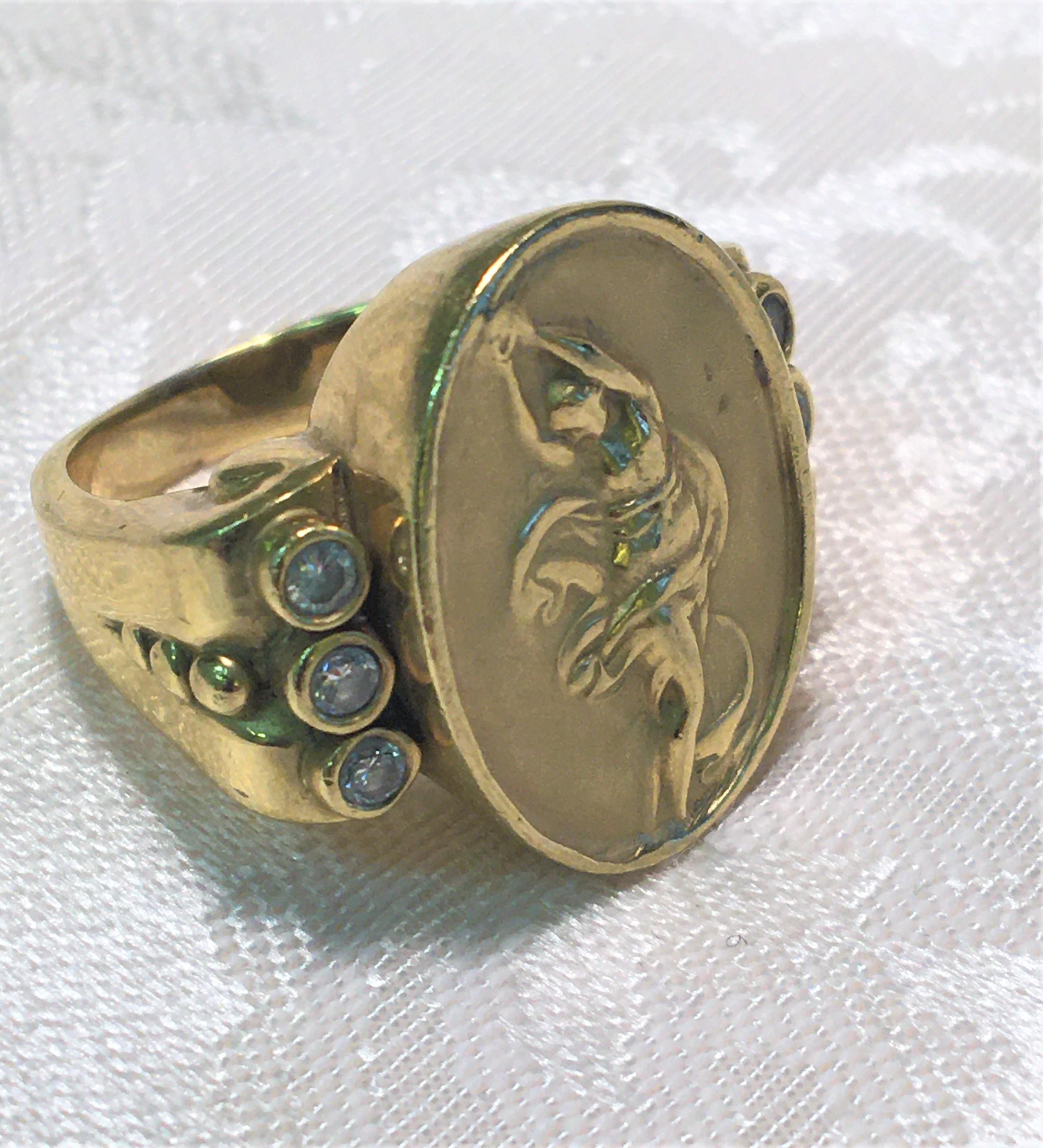 Athena 18 Karat Yellow Gold, Diamond Ring In Good Condition In Cincinnati, OH