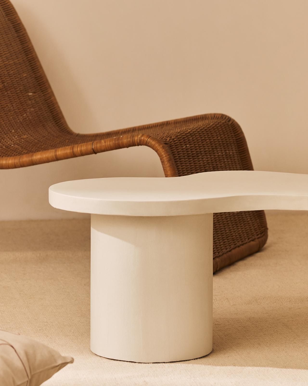 Espagnol Table basse en microciment Ahumado par Marlot Baus en vente