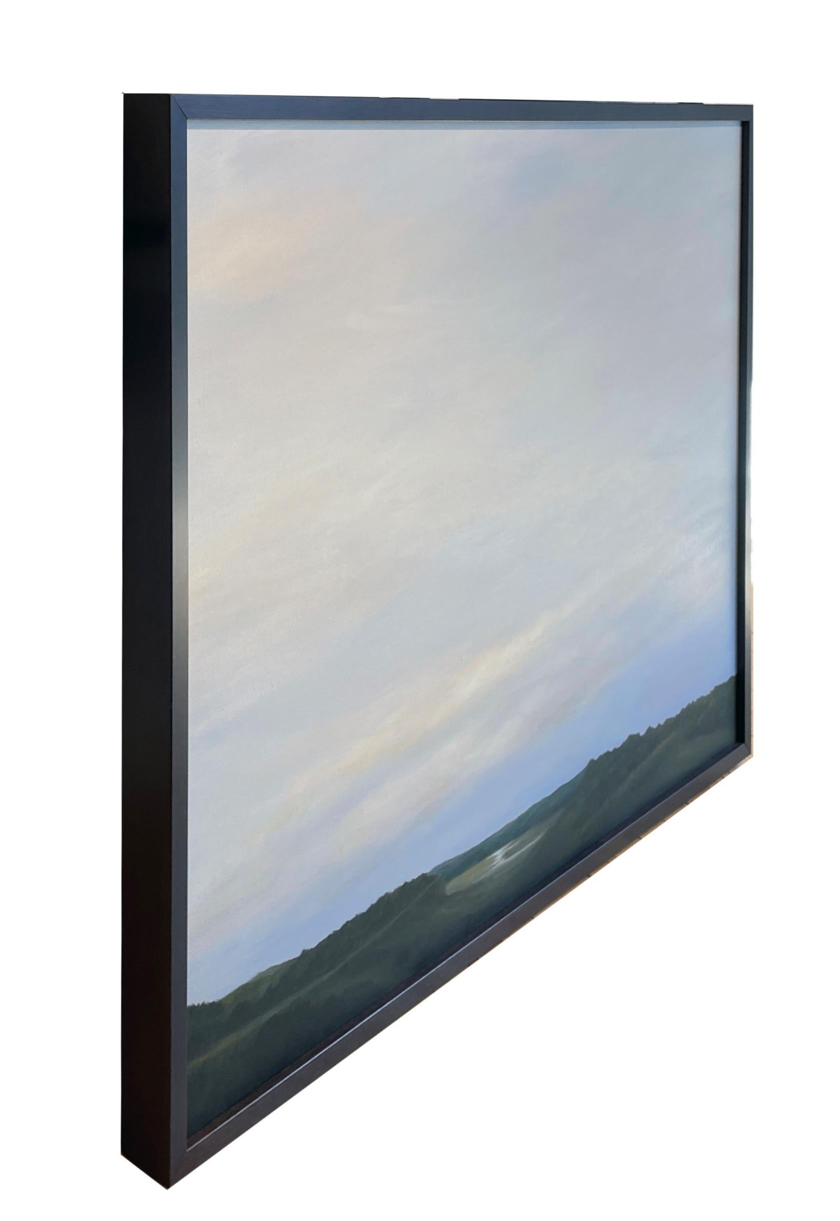 Überblick und Tal - Original-Ölgemälde mit ruhigem, wolkengefülltem Himmel, gerahmt – Painting von Ahzad Bogosian