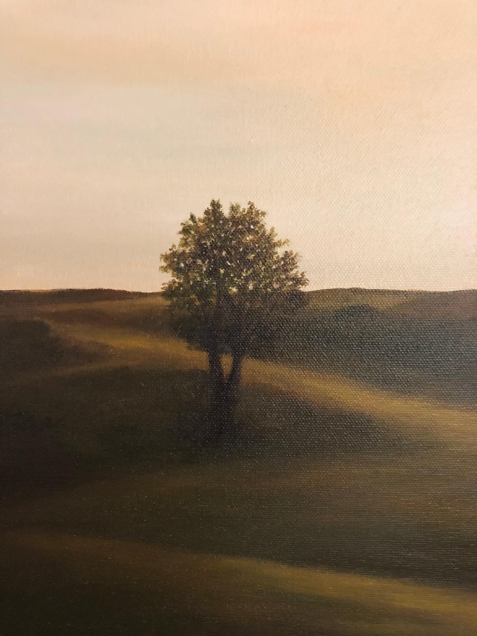 La promesse de l'automne, paysage serein avec arbre solitaire et ciel de vase, encadré - Contemporain Painting par Ahzad Bogosian