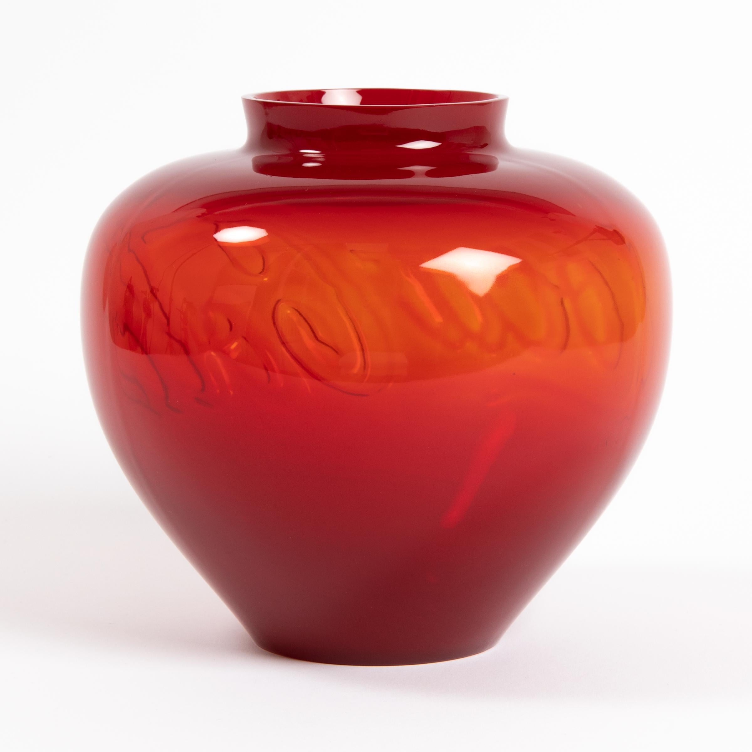 Ai Weiwei, vase en verre Coca-Cola, sculpture en édition limitée, signature gravée en vente 1