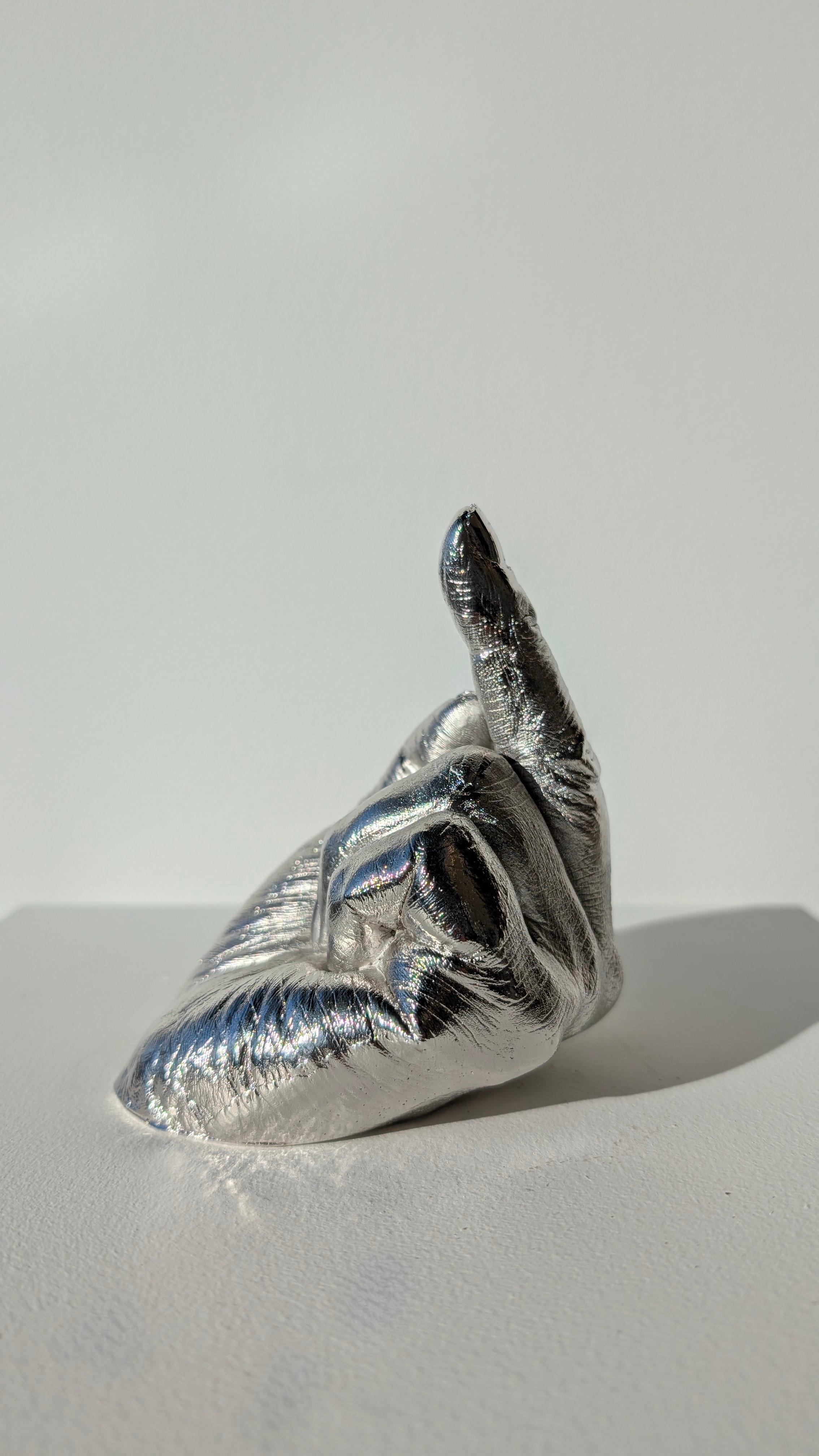 Mano d'artista - Figurative Sculpture Grigio di Ai Weiwei