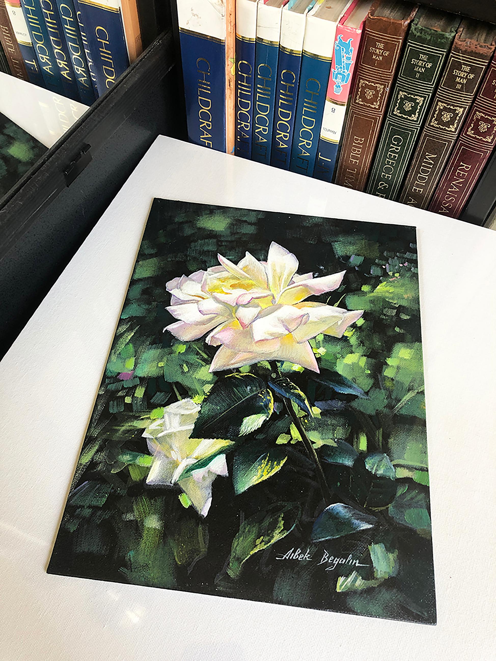 Roses blanches, fleurs, peinture à l'huile originale, œuvre d'art faite main - Painting de Aibek Begalin