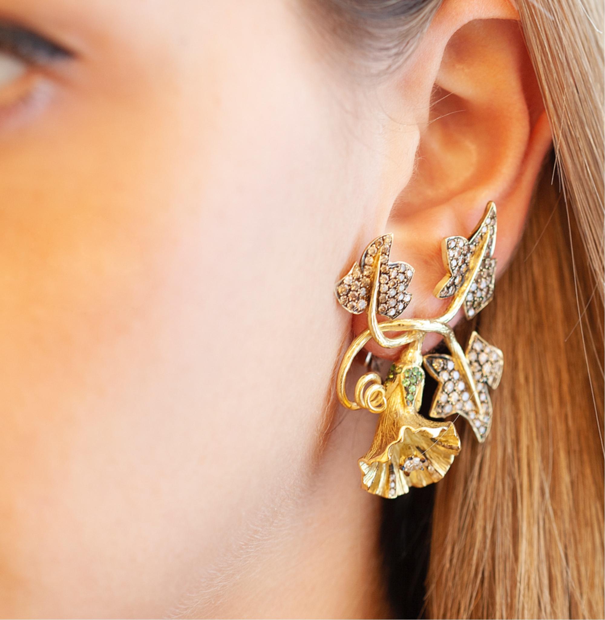 Aida Bergsen 18 Karat Yellow Gold Diamond and Garnet Belle Ivy Earring im Zustand „Neu“ im Angebot in Istanbul, TR