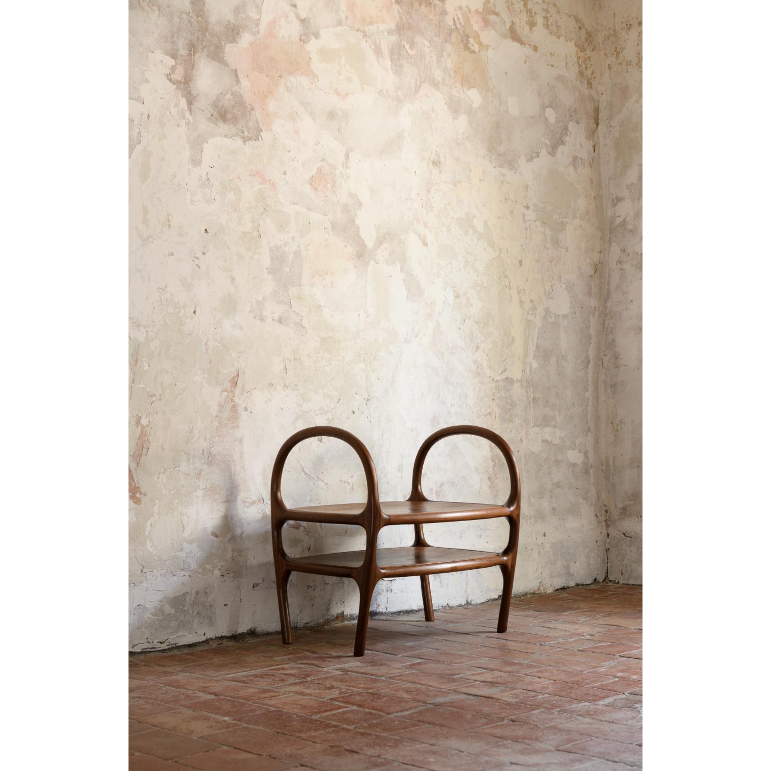 Noyer Table basse en noyer Aida par Atelier Blouberg en vente