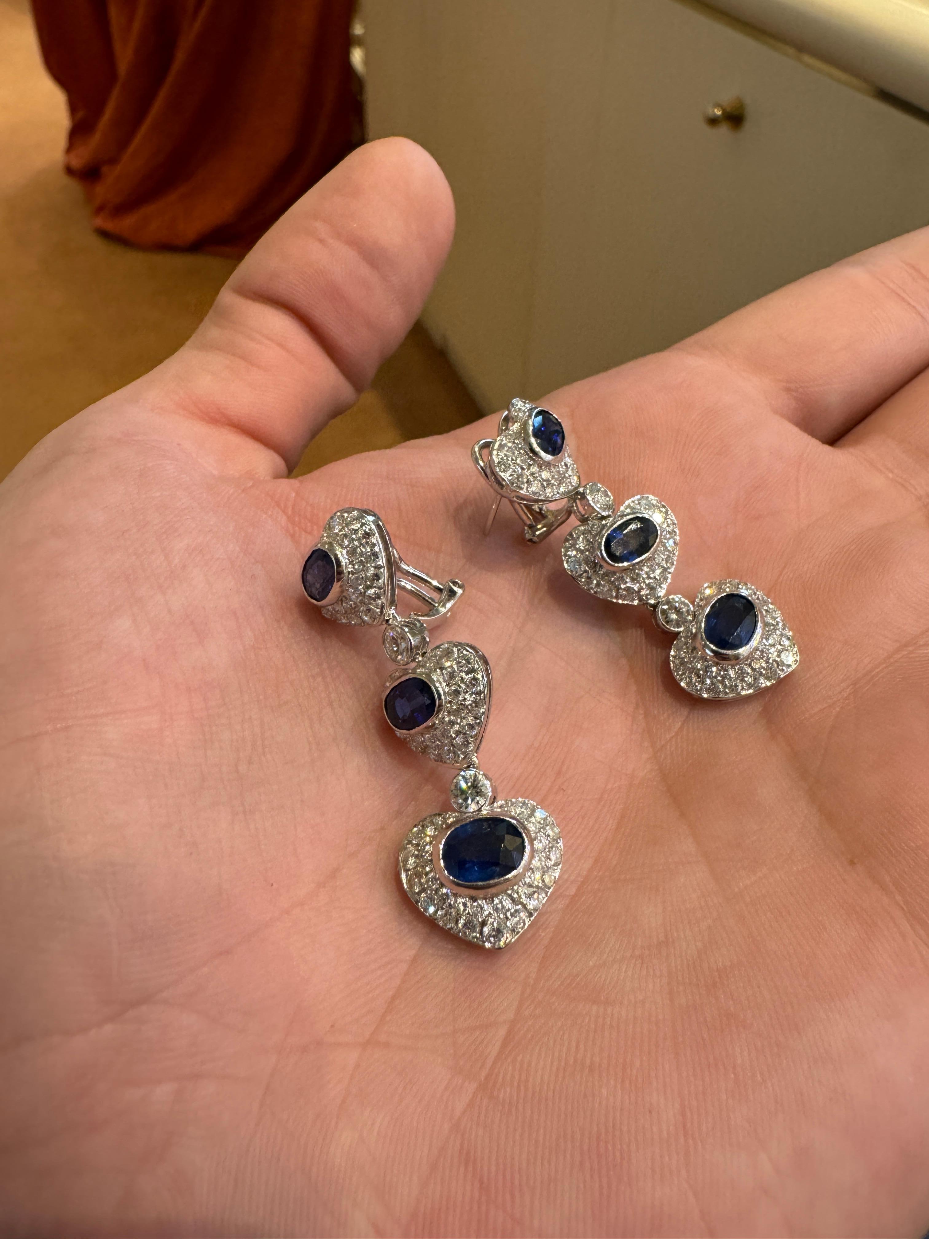  AIG 4.00 ct Blue Sapphires 3.85 ct Pavé Diamonds F - VS Heart Pendant Earrings For Sale 1