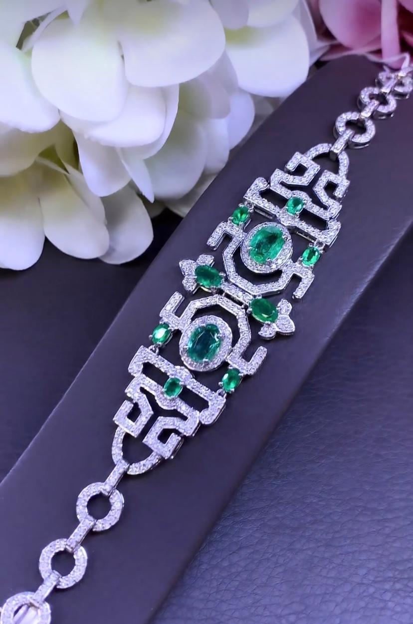 Women's or Men's AIG 5.70 Carats Zambian Emeralds  3.45 Ct Diamonds 18K Gold Bracelet  For Sale