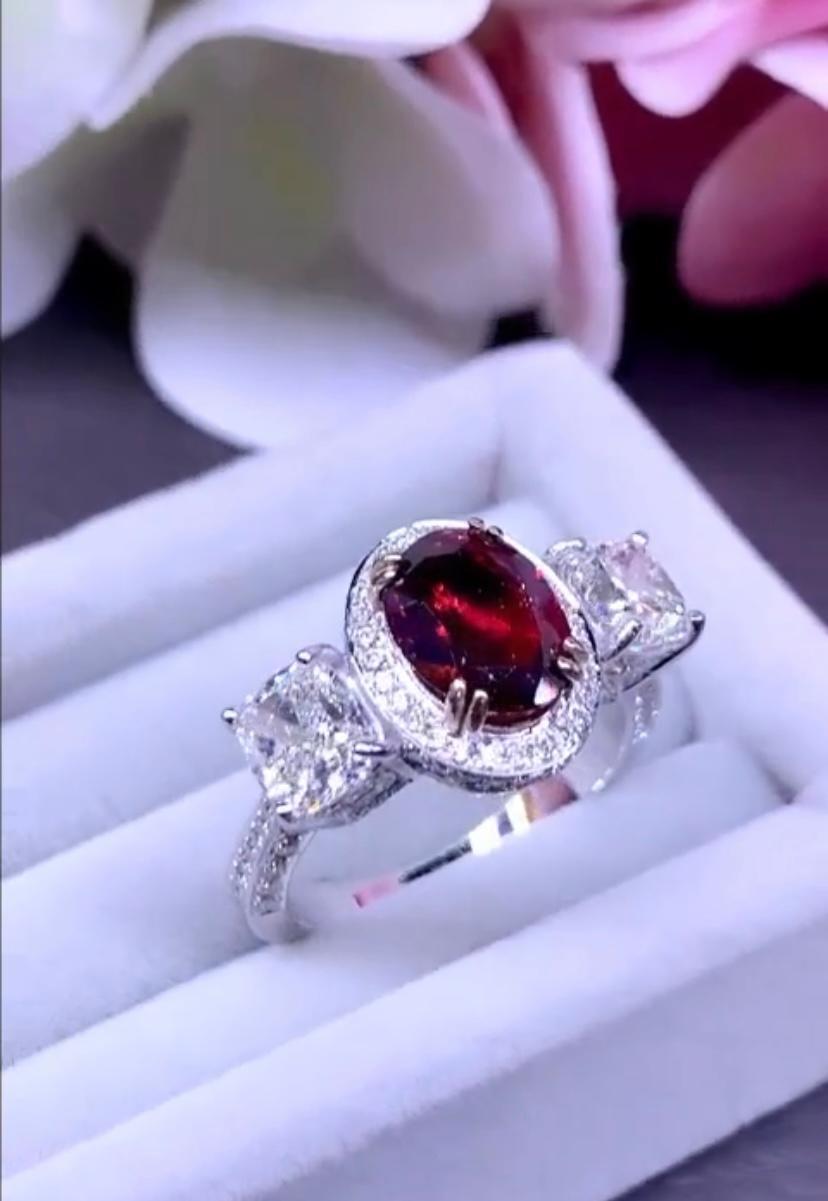 Anillo de diamantes GIA con rubí rojo sangre de paloma de Mozambique sin tratar certificado AIG de 2,00 quilates Corte oval en venta