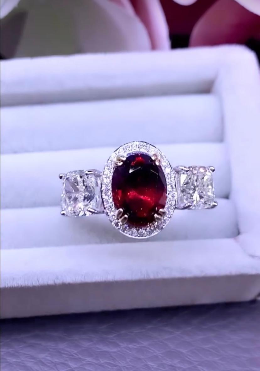 De las mujeres Anillo de diamantes GIA con rubí rojo sangre de paloma de Mozambique sin tratar certificado AIG de 2,00 quilates en venta
