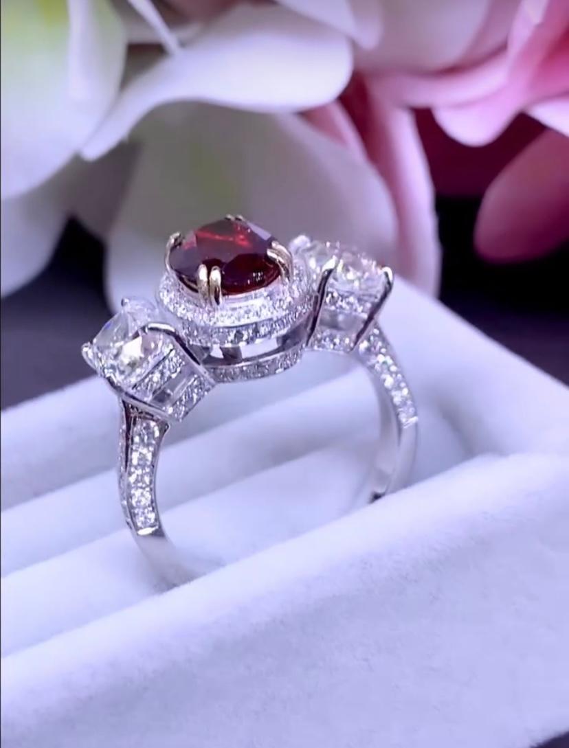 Anillo de diamantes GIA con rubí rojo sangre de paloma de Mozambique sin tratar certificado AIG de 2,00 quilates en venta 3