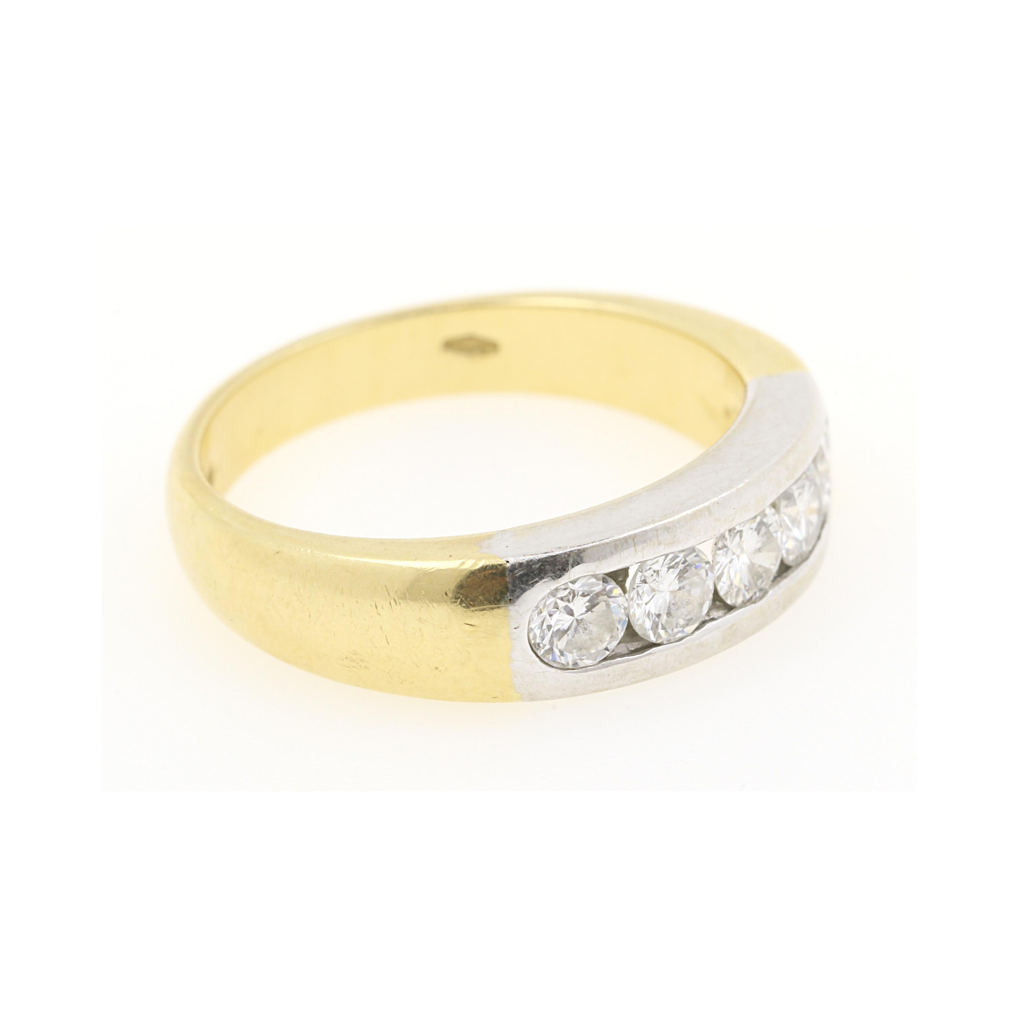 Get your bridal Ring from romantic Italy and start the most beautiful journey!
18k Yellow Gold Bridal diamonds ring. This piece is sold with is certificate (released in English by AIG Laboratories in Milano n: J5130015116). 750 Stamp. Made in Italy.
