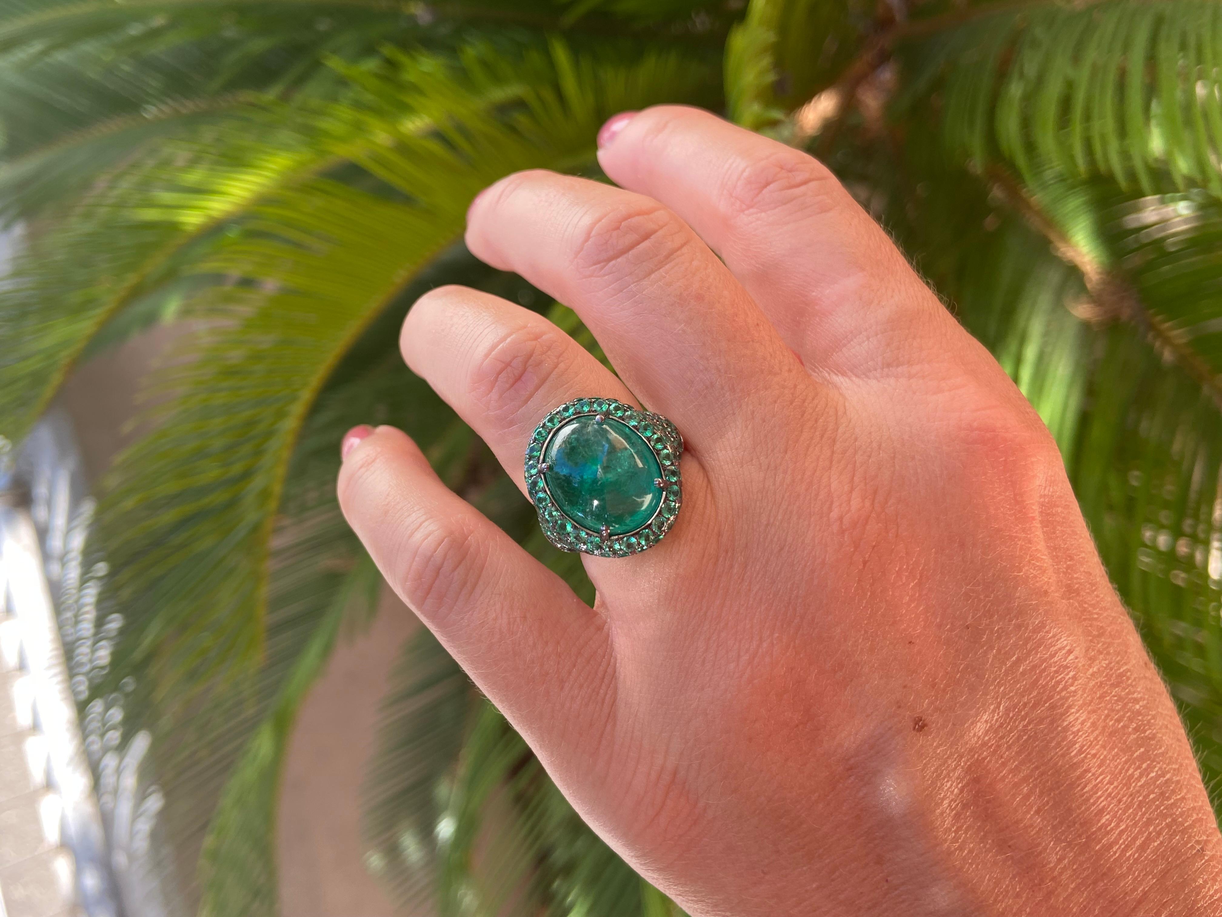  AIG Certified 10 Carat Zambian Emerald 18K Gold Ring For Sale 7