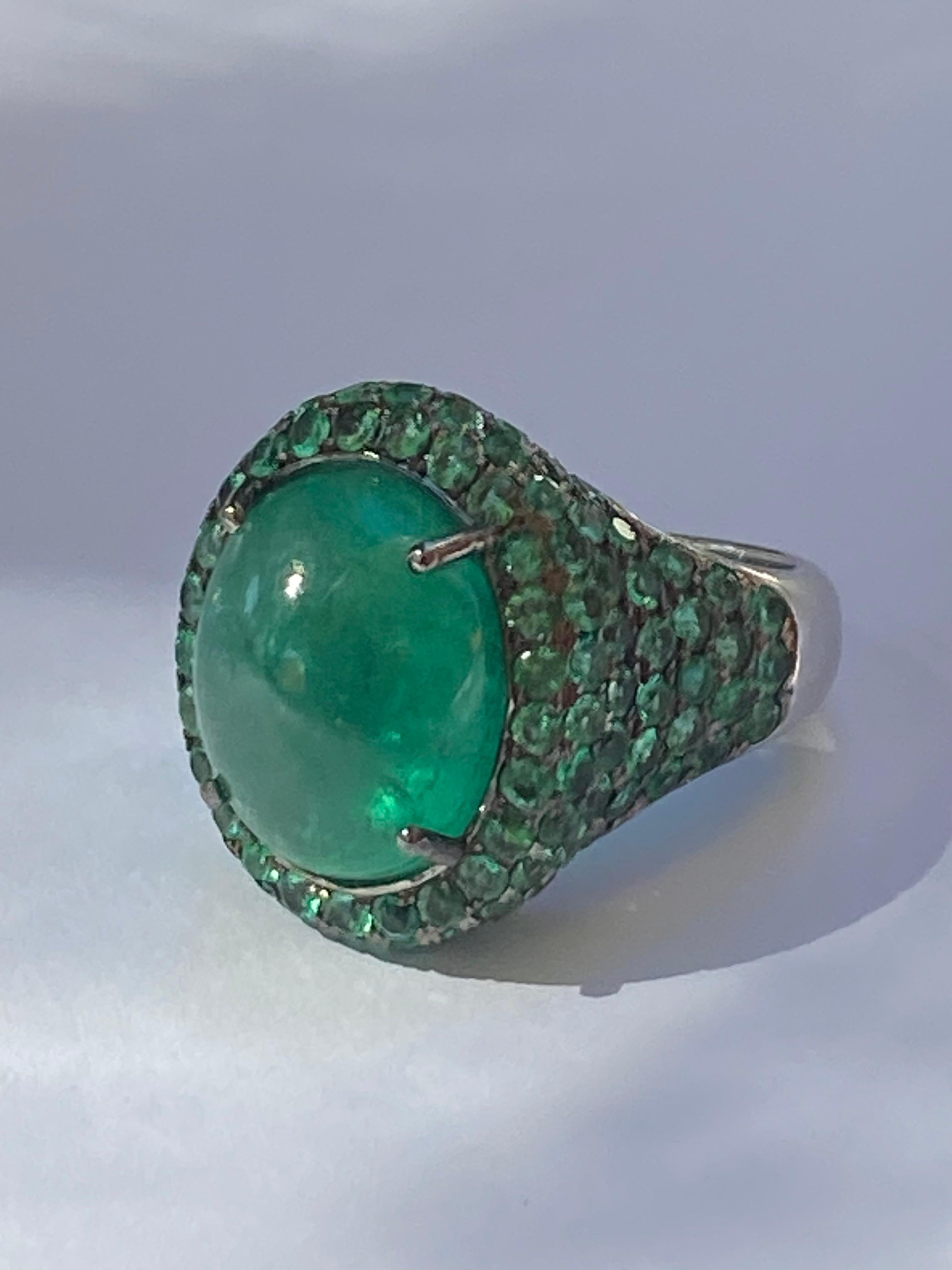  AIG Certified 10 Carat Zambian Emerald 18K Gold Ring For Sale 2