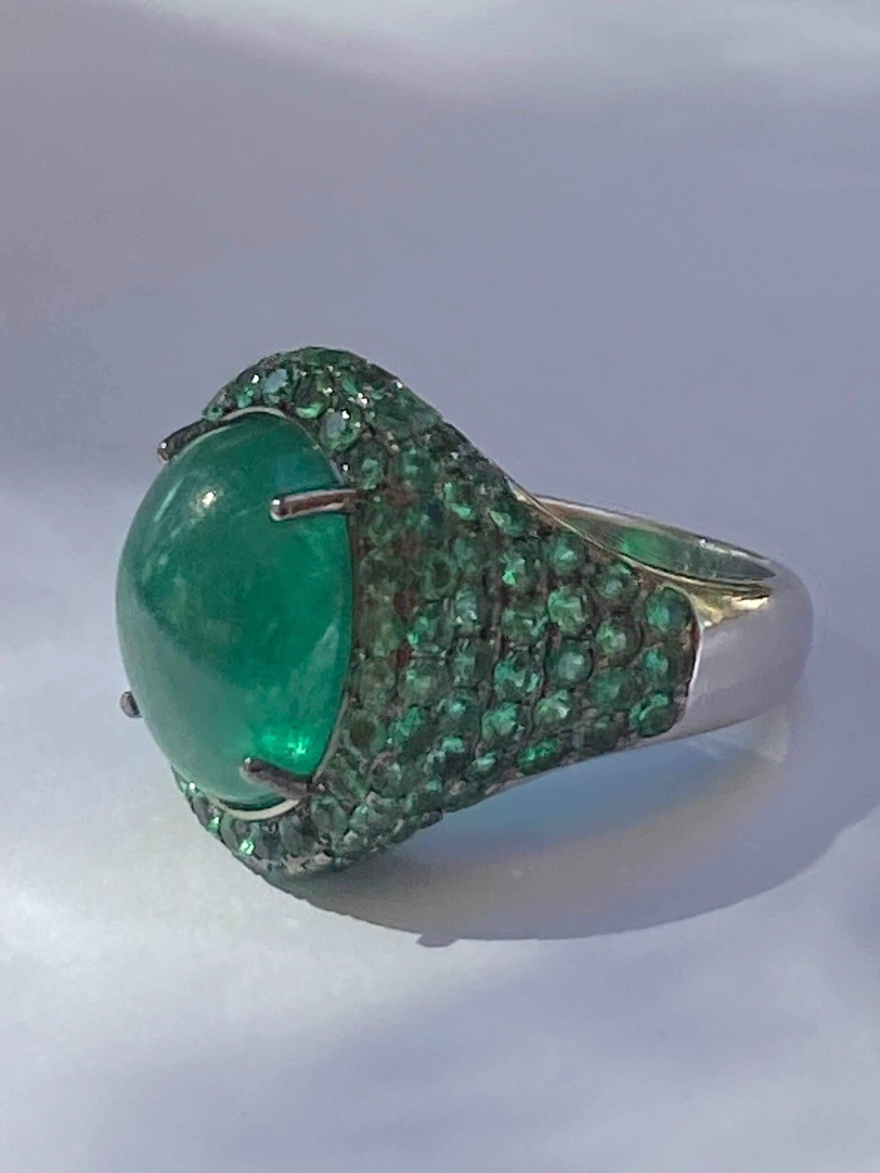  AIG Certified 10 Carat Zambian Emerald 18K Gold Ring For Sale 3