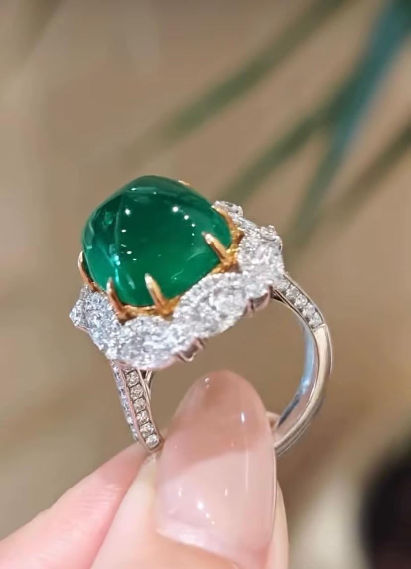 AIG Certified 10.00 Carat Zambian Emerald 3.00 Ct Diamonds 18K Gold Ring For Sale 3