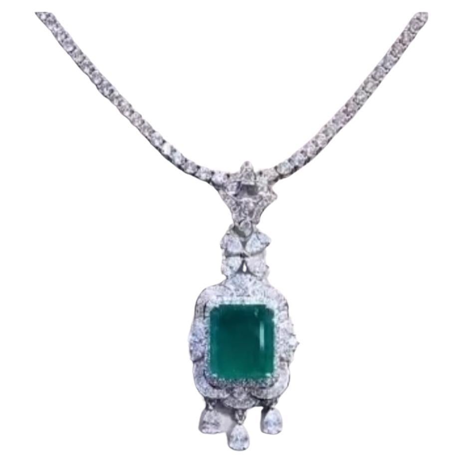 AIG-zertifizierter 10,00 Karat sambischer Smaragd  4,10 Karat Diamanten 18K Gold Anhänger  im Angebot