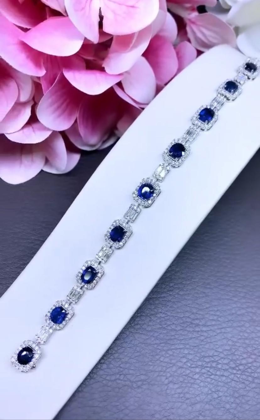 Women's or Men's AIG Certified 10.00 Carats Ceylon Sapphires 2.10 Ct Diamonds 18K Gold Bracelet  For Sale