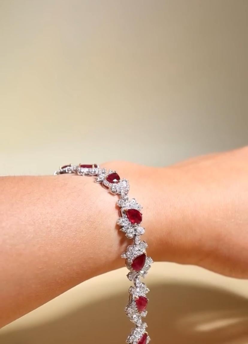 AIG zertifiziert 10,00 Karat Mosambik Rubine 7,80 Diamanten 18k Gold-Armband im Angebot 2