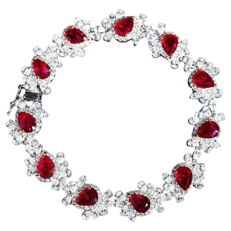 AIG Certified 10.00 Carats Mozambique Rubies 7.80 Diamonds 18k Gold Bracelet