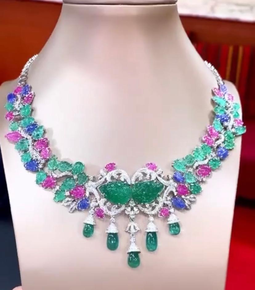 A master piece necklace , so magnificent , refined and chic style, for glamour ladies, by Italian designer, a very piece of art.
Necklace come in 18k with 2  centre  natural Untreated Carving Zambian Emeralds of 22 carats, extra fine quality; 29